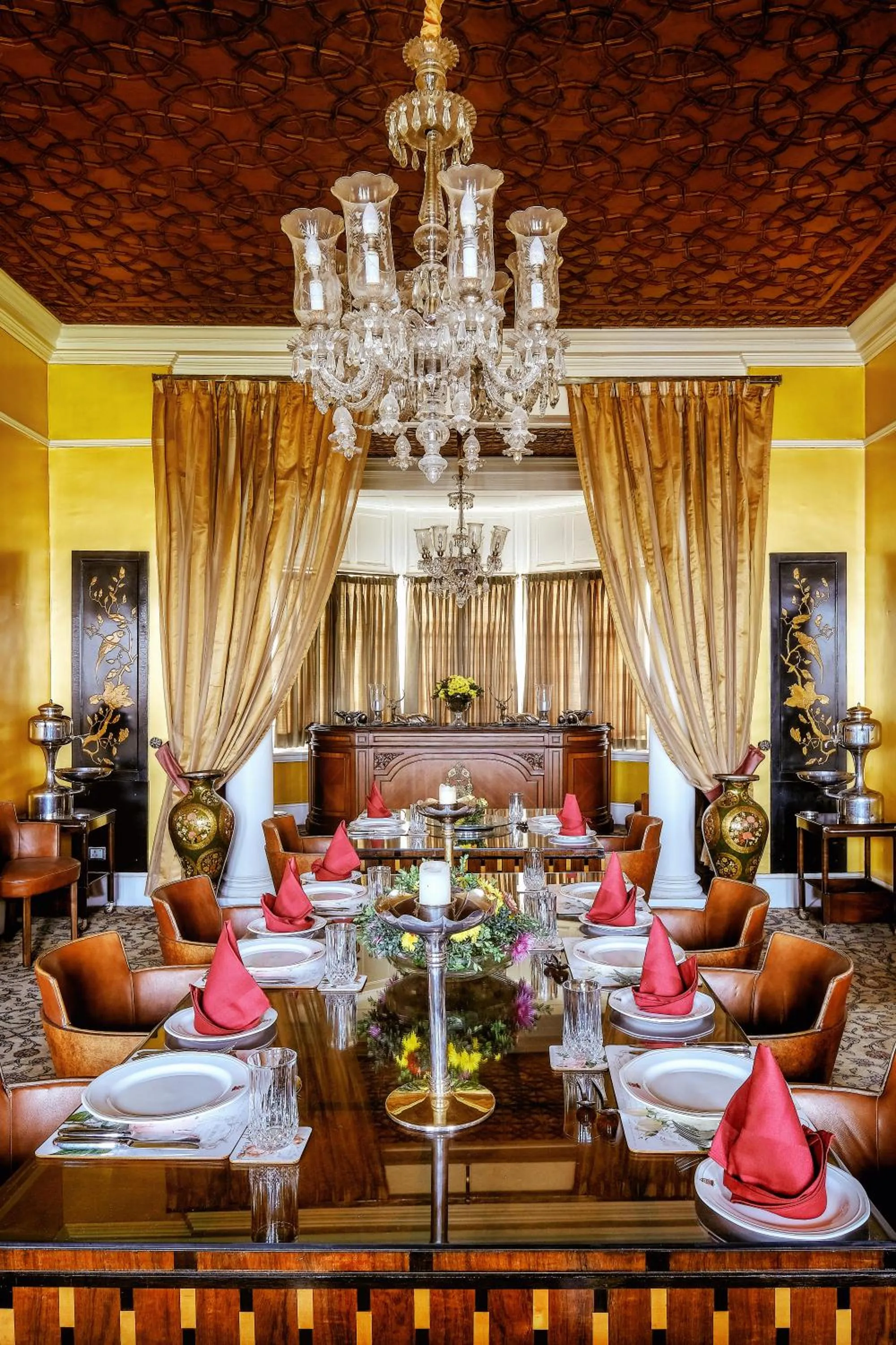 Restaurant/places to eat in Karan Mahal