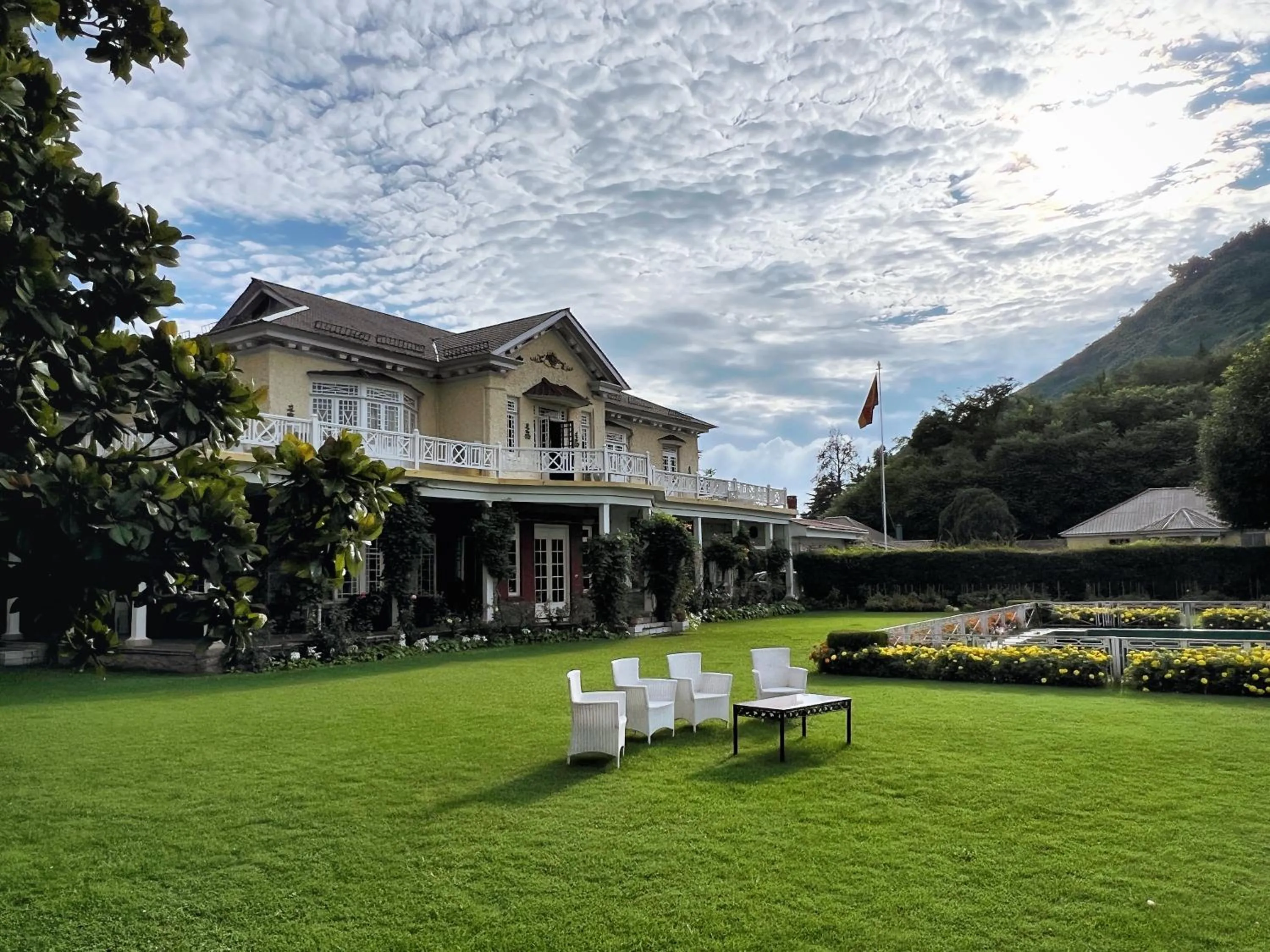 Property building in Karan Mahal