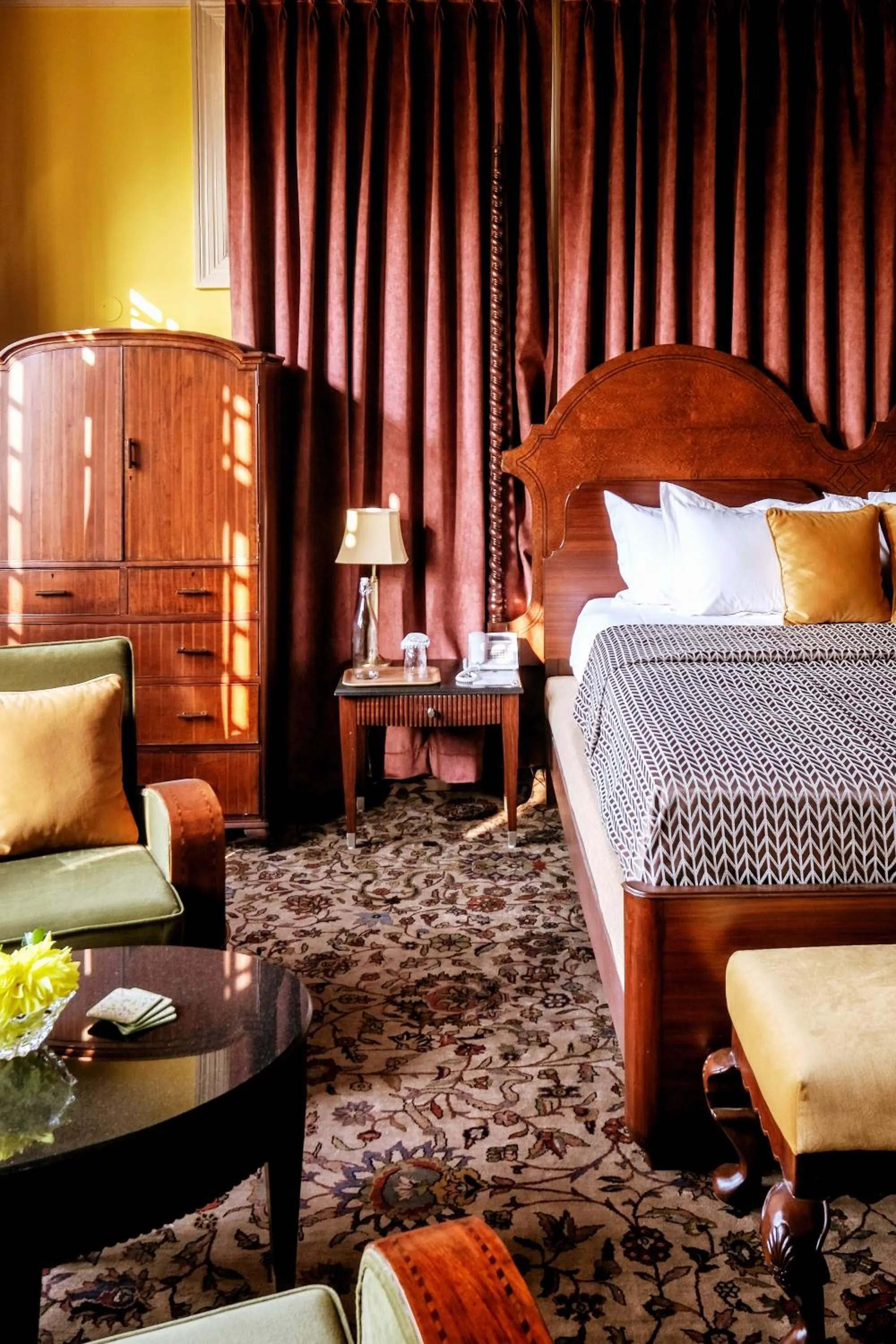 Photo of the whole room, Bed in Karan Mahal