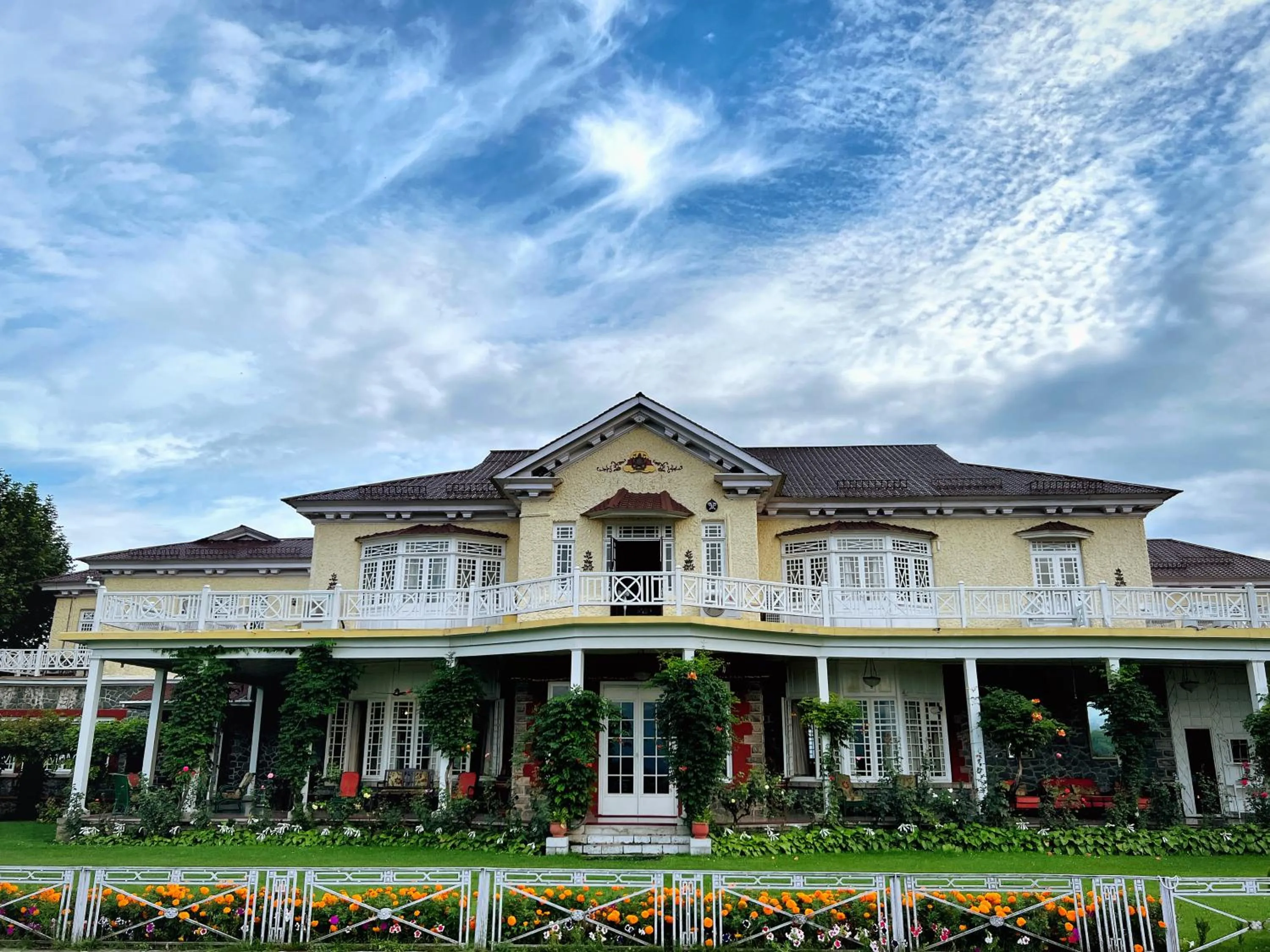 Property building in Karan Mahal