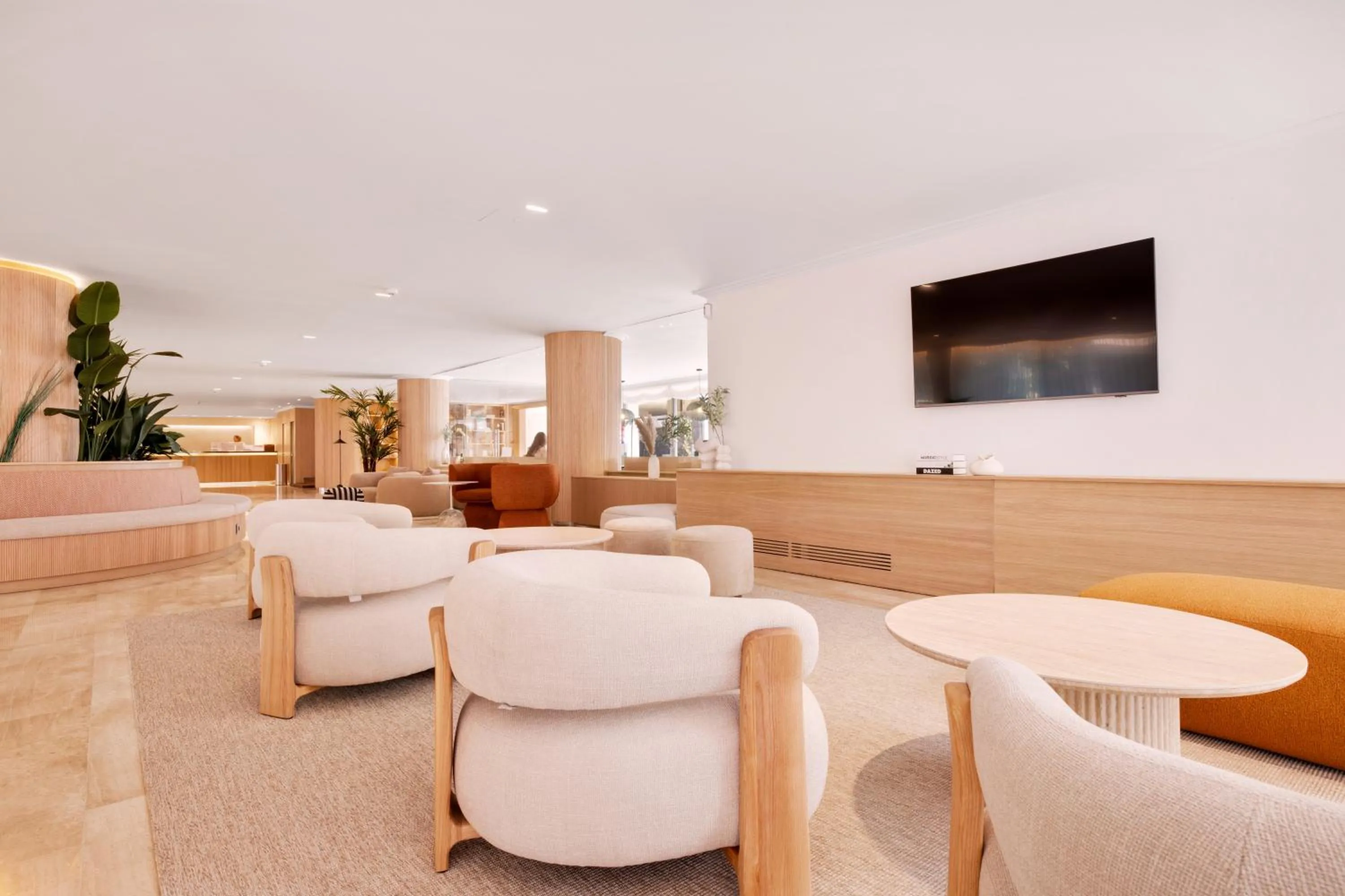 Communal lounge/ TV room in Hotel Ipanema Beach