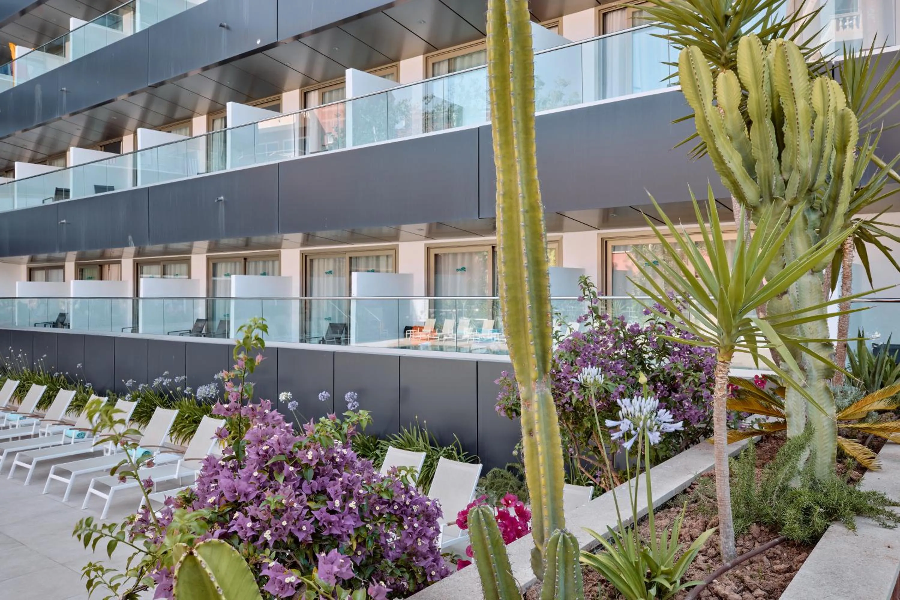 Property building in Hotel Ipanema Beach