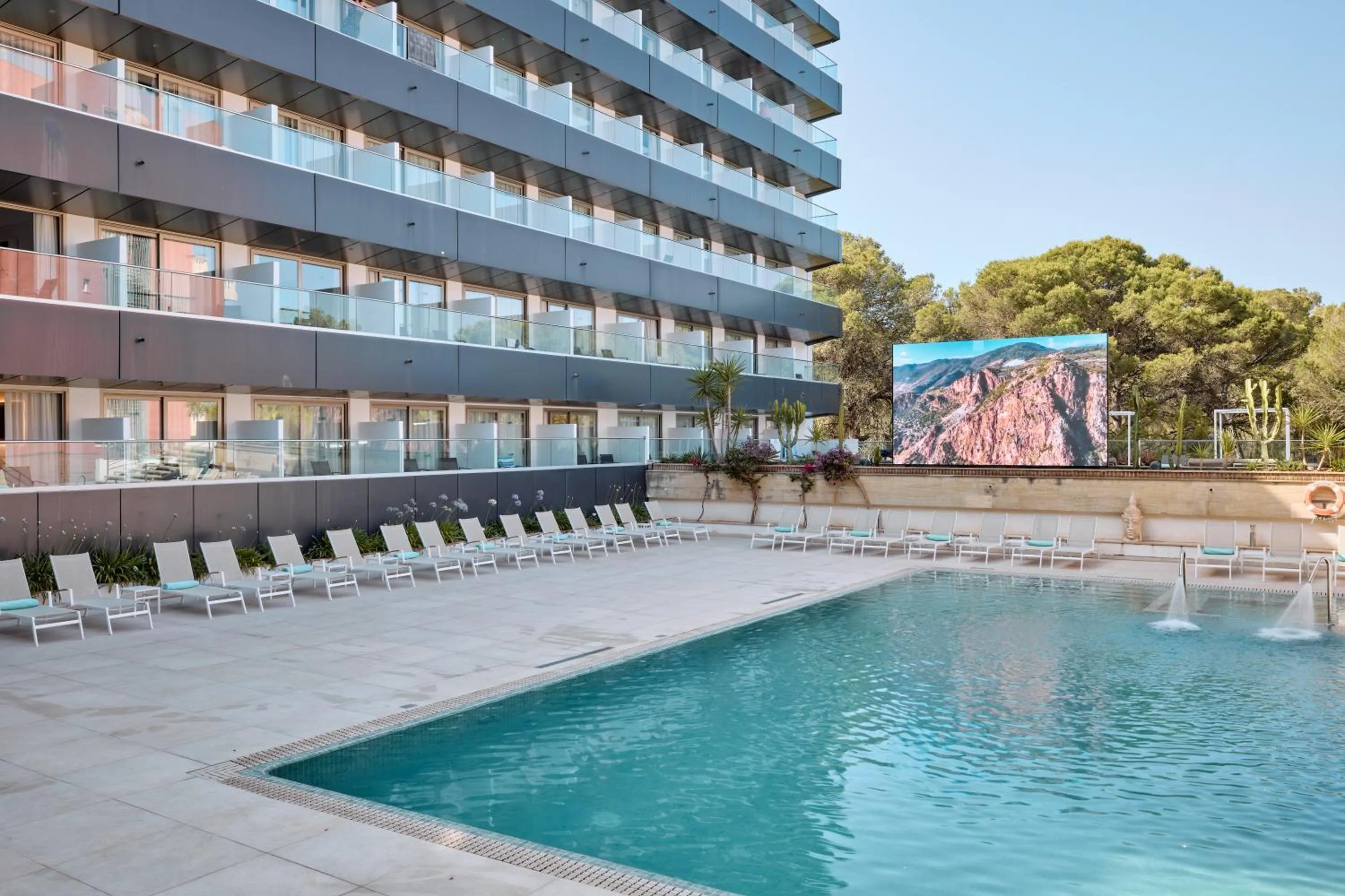 Property building in Hotel Ipanema Beach