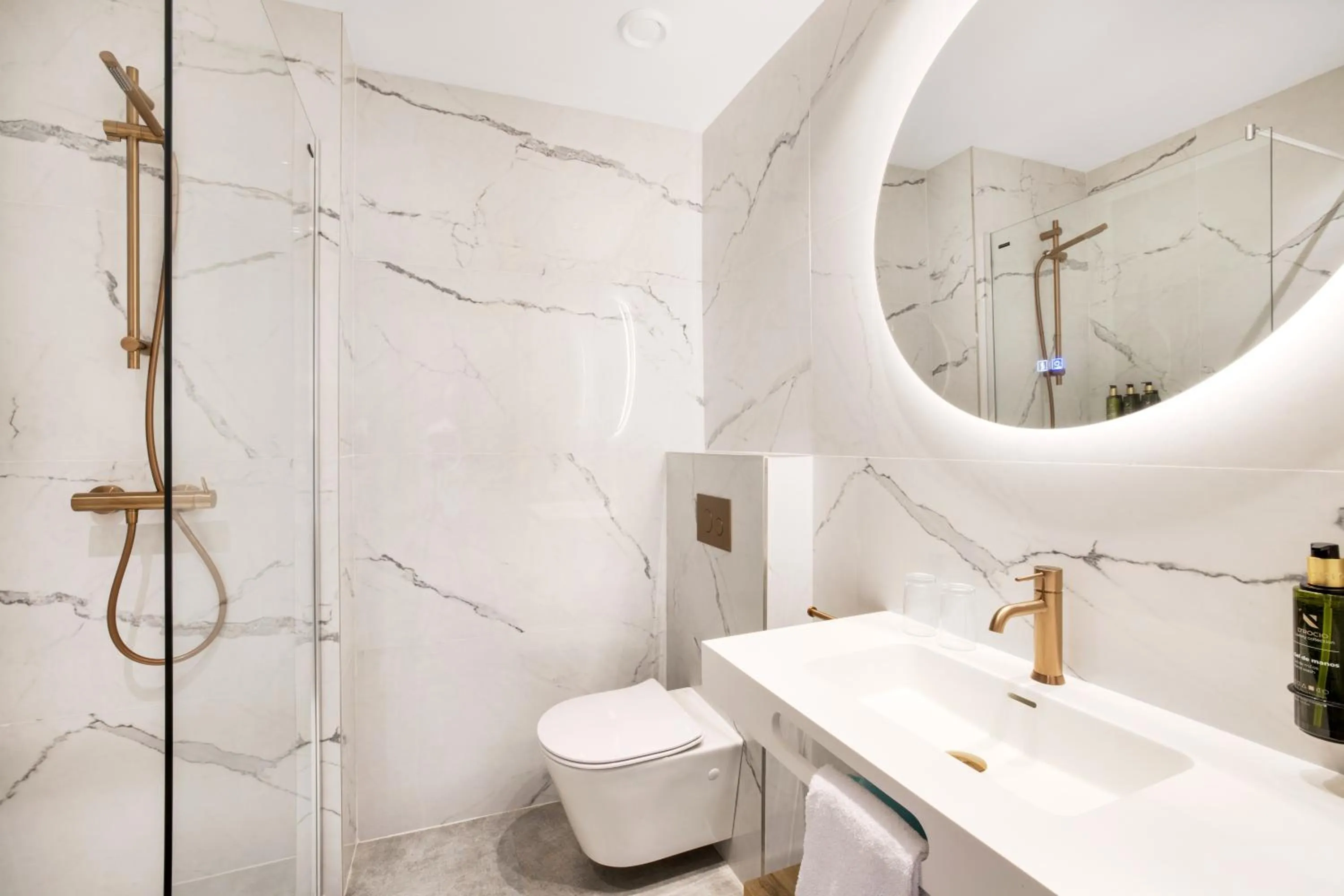 Shower in Hotel Ipanema Beach