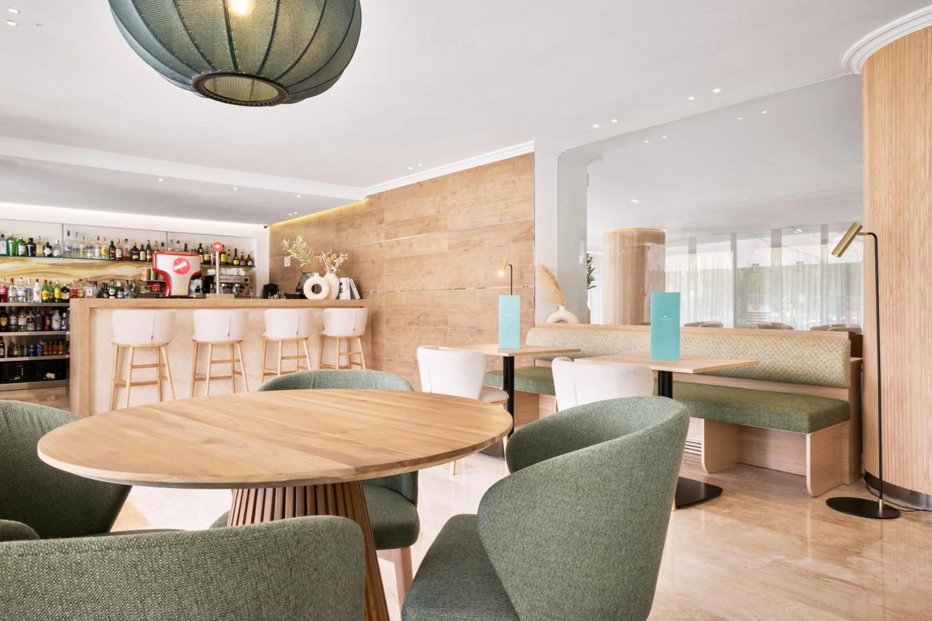 Lounge or bar in Hotel Ipanema Beach