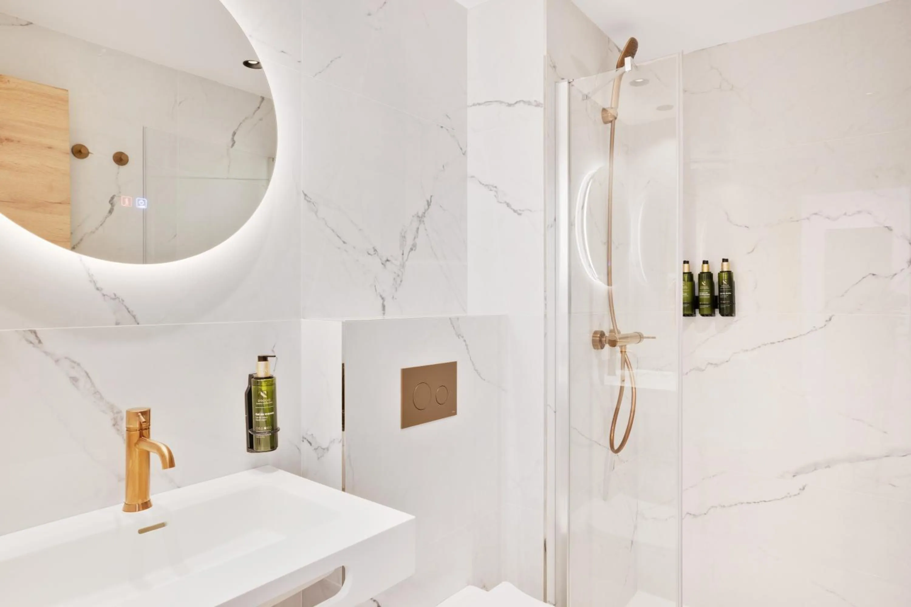 Shower in Hotel Ipanema Beach