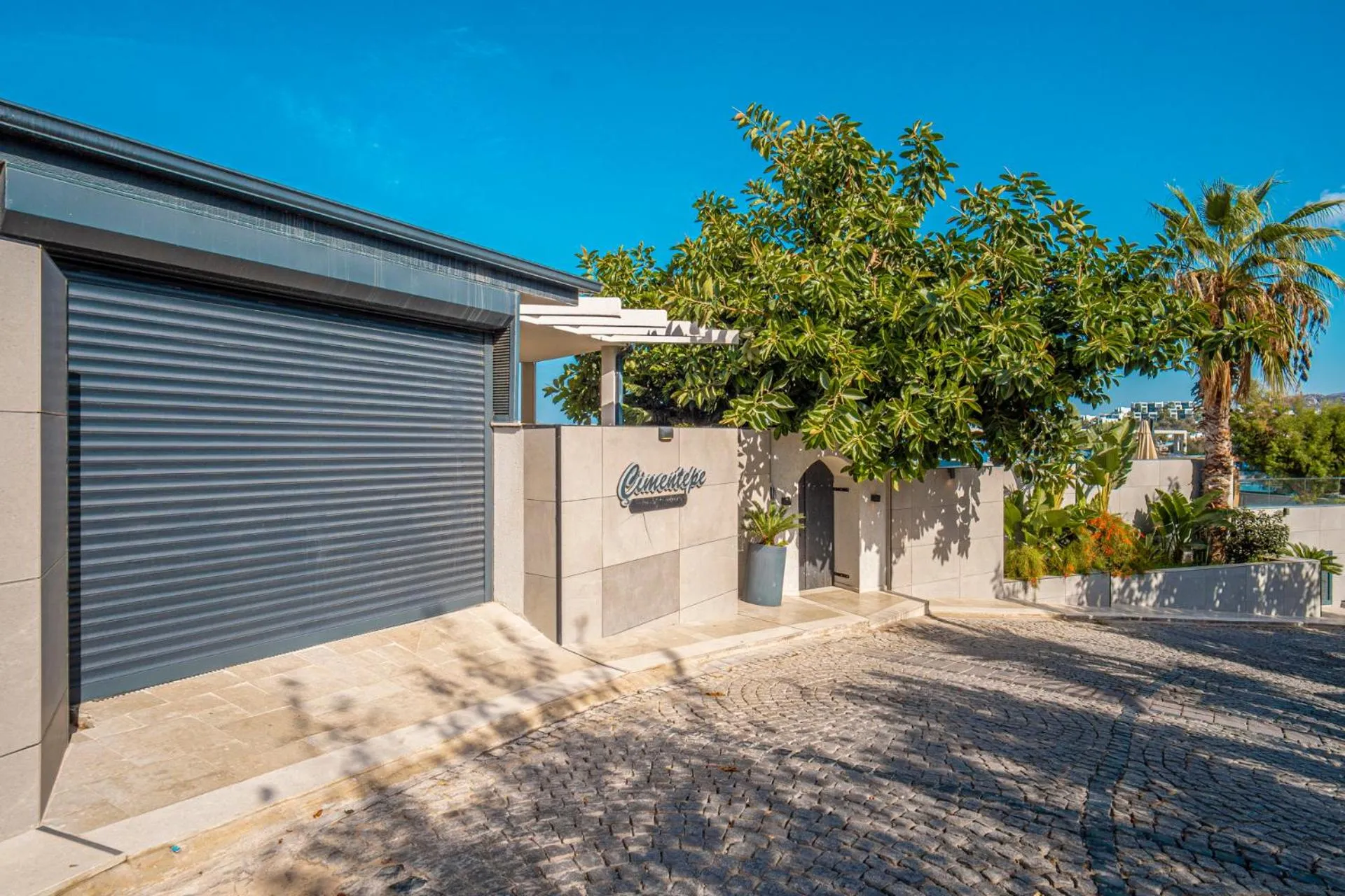 Property building in Çimentepe Residence Deluxe