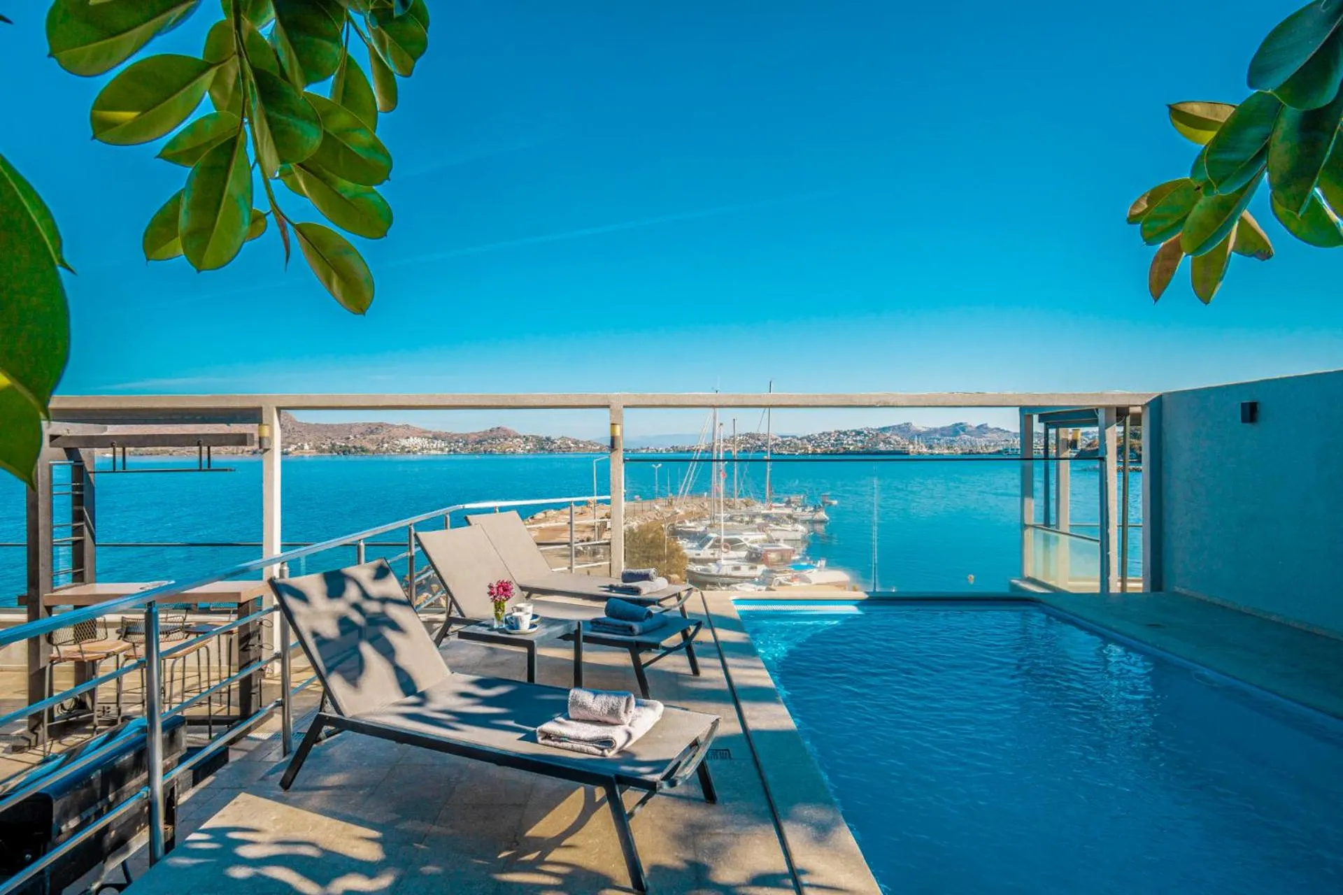 Pool view in Çimentepe Residence Deluxe