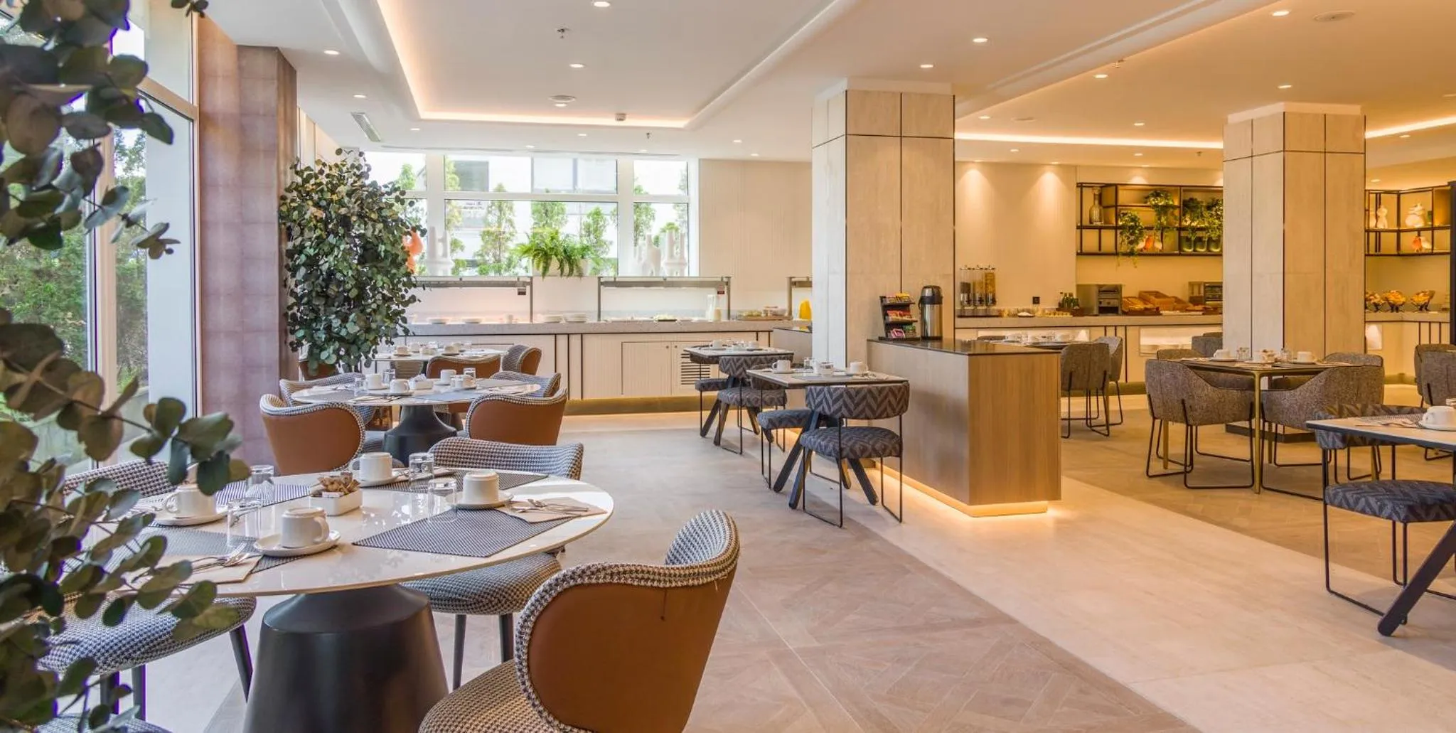 Restaurant/places to eat in Hotel Ilunion San Sebastián