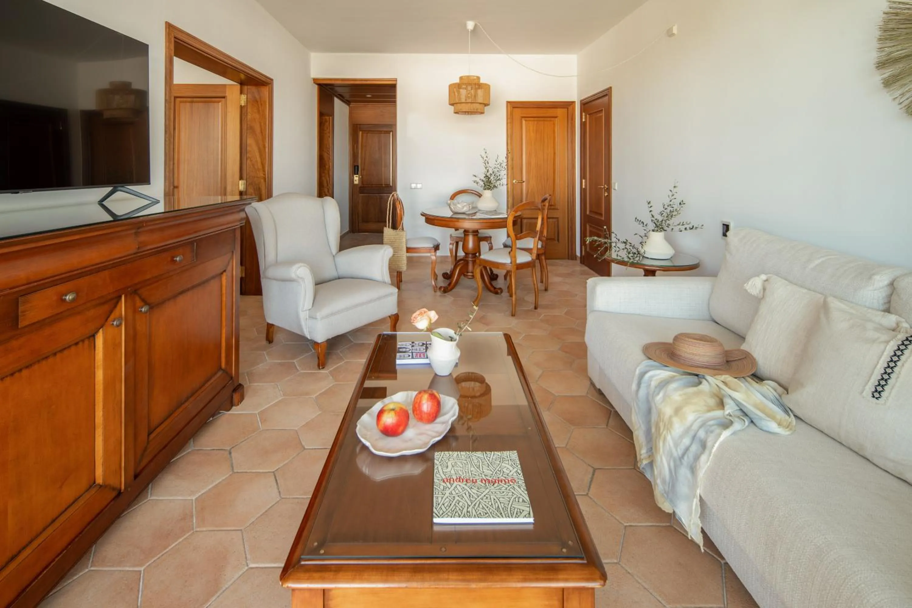 Seating area in Melia Cala d'Or Boutique Hotel