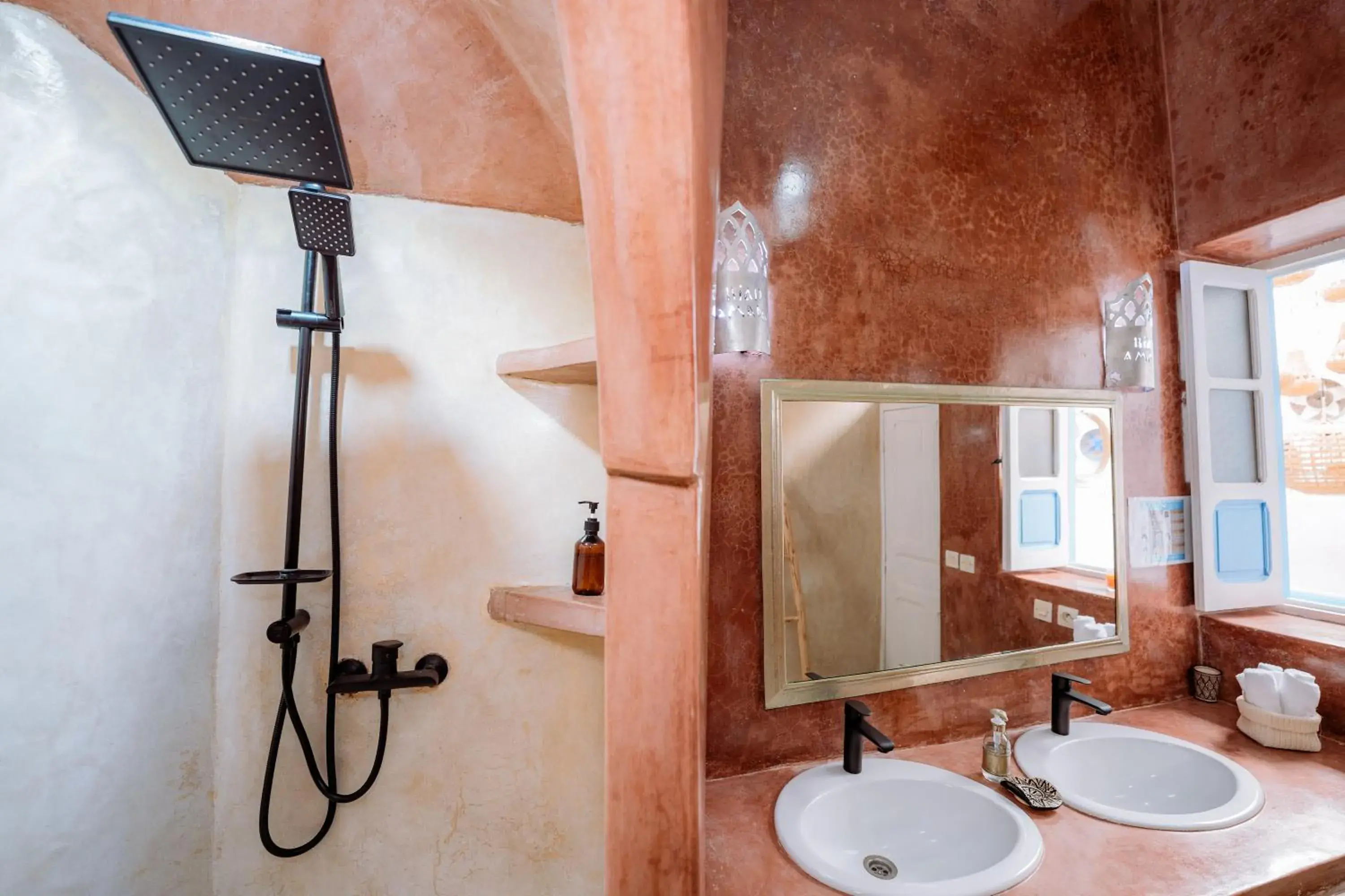 Deluxe Double Room (2 Adults + 1 Child) - single occupancy in RIAD AMANA Deluxe Double Room (2 Adults + 1 Child) - single occupancy in RIAD AMANA