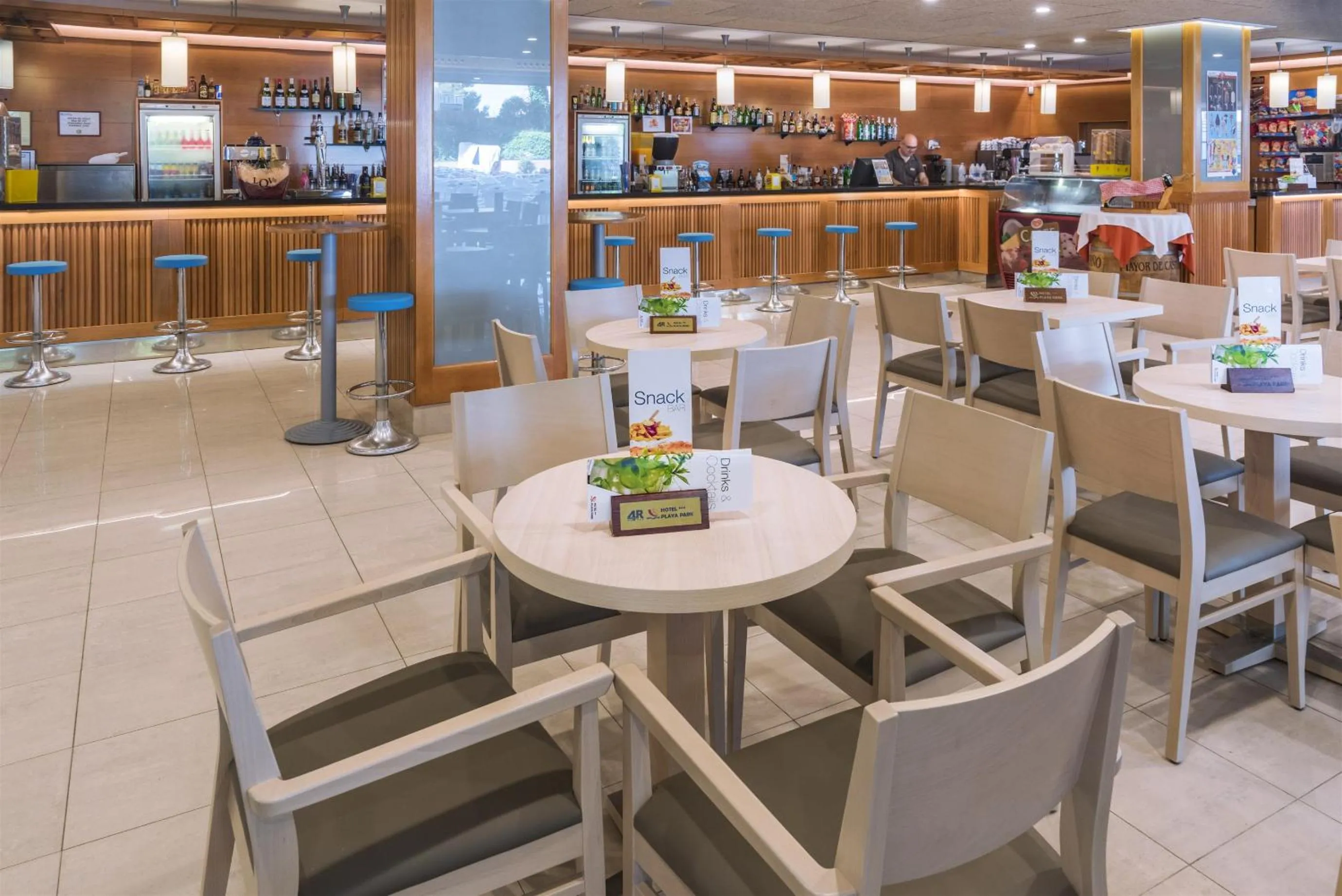 Lounge or bar in 4R Playa Park
