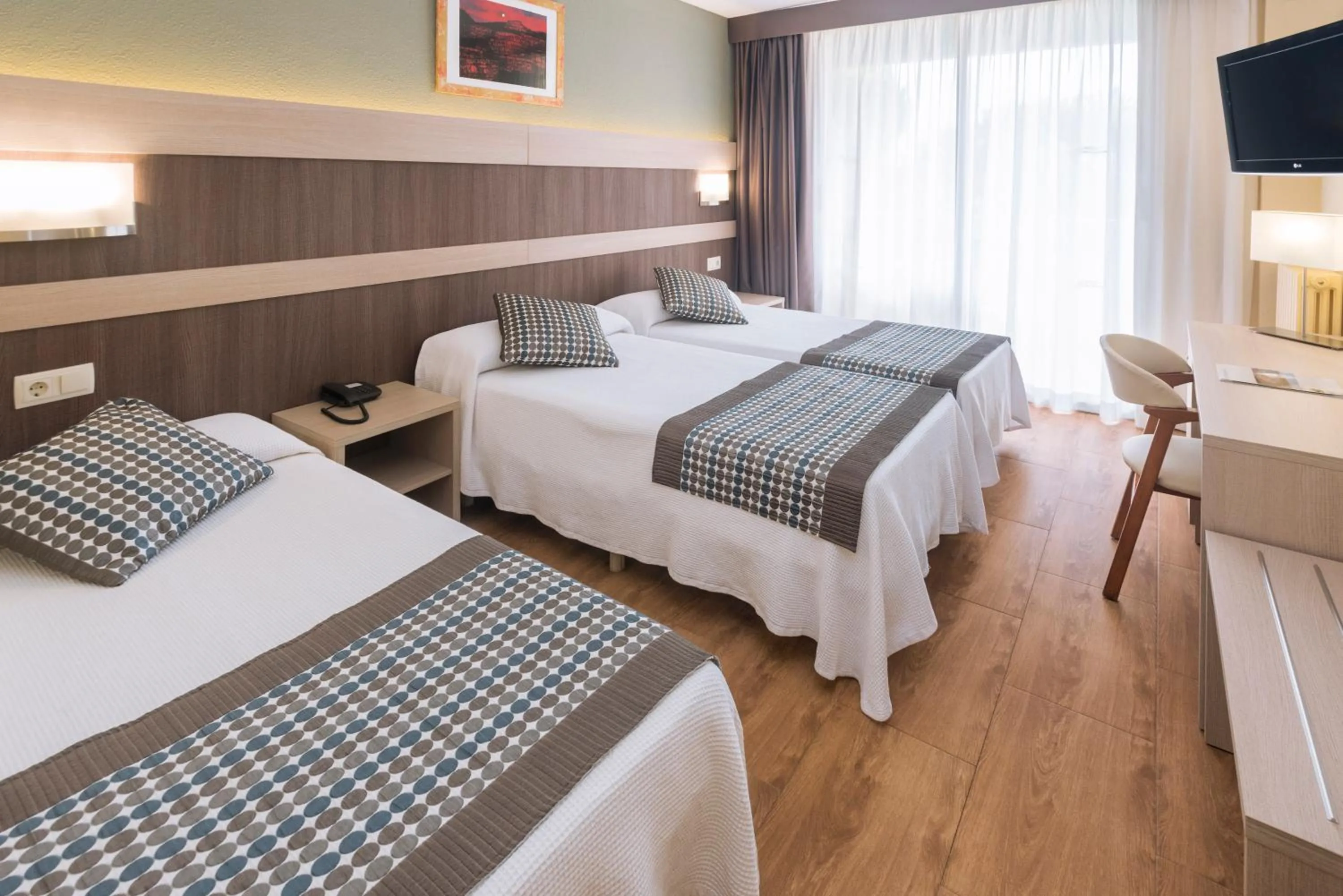 Photo of the whole room, Bed in 4R Playa Park