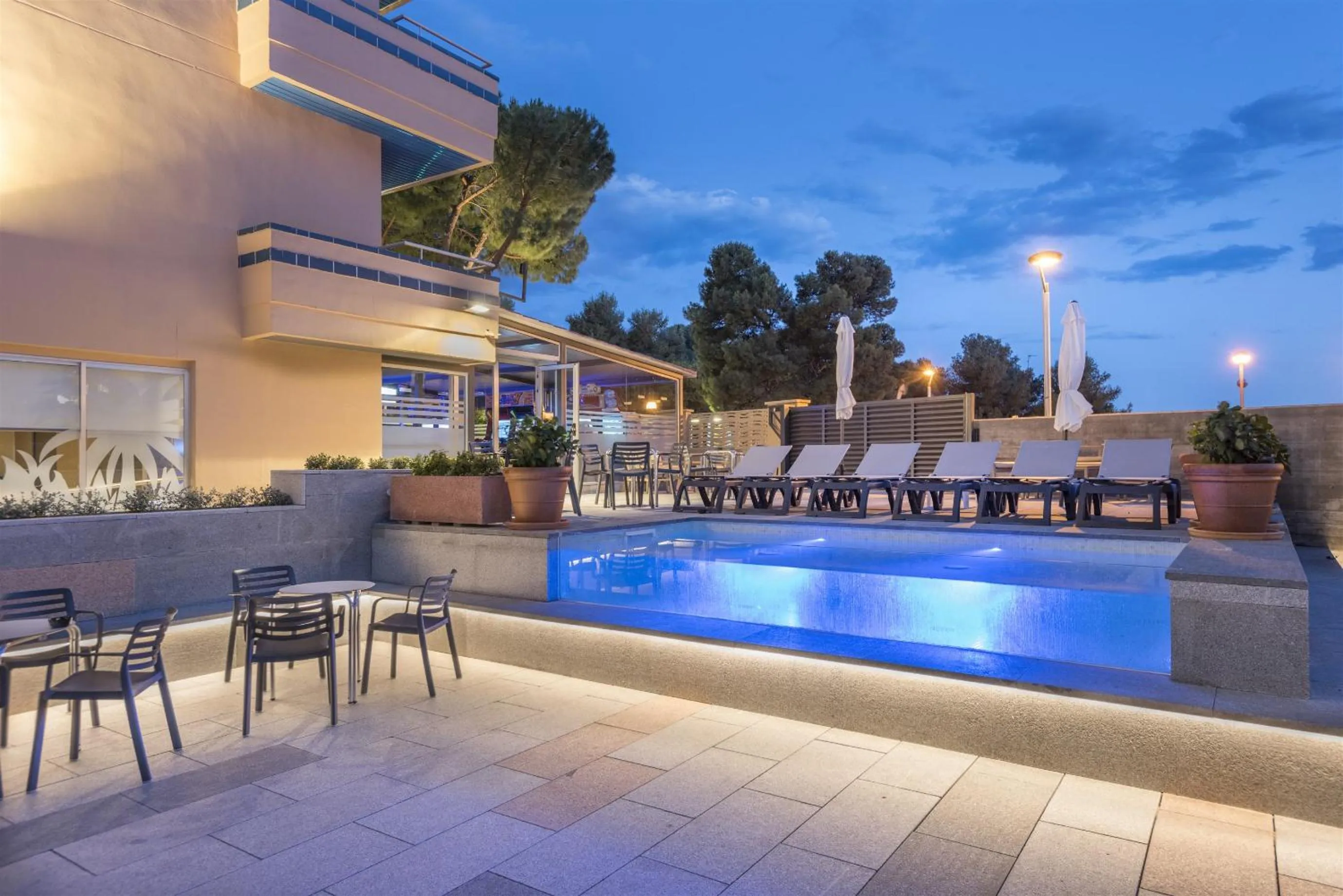 Swimming pool in 4R Playa Park