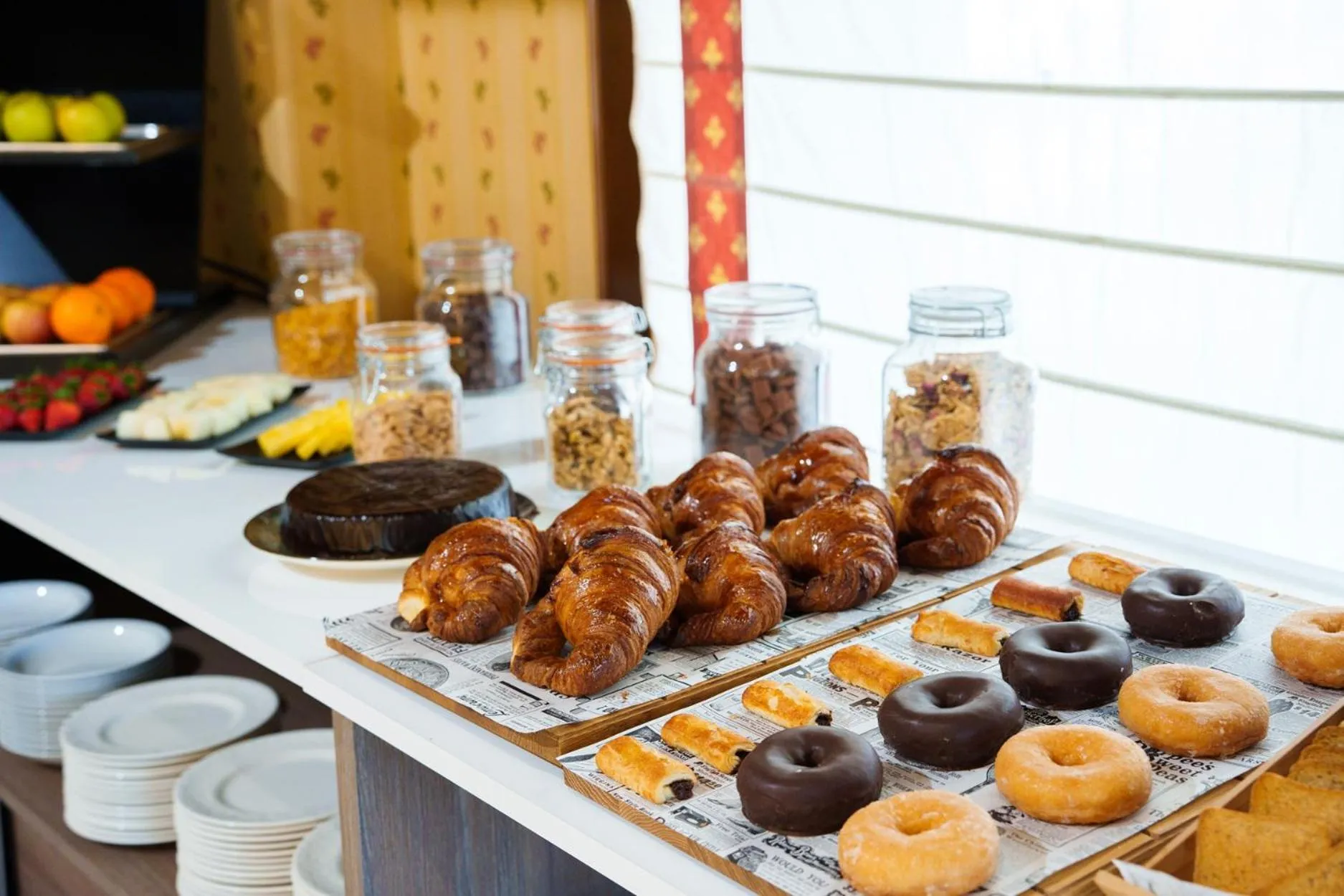 Buffet breakfast in Hotel Rey Arturo Burgos