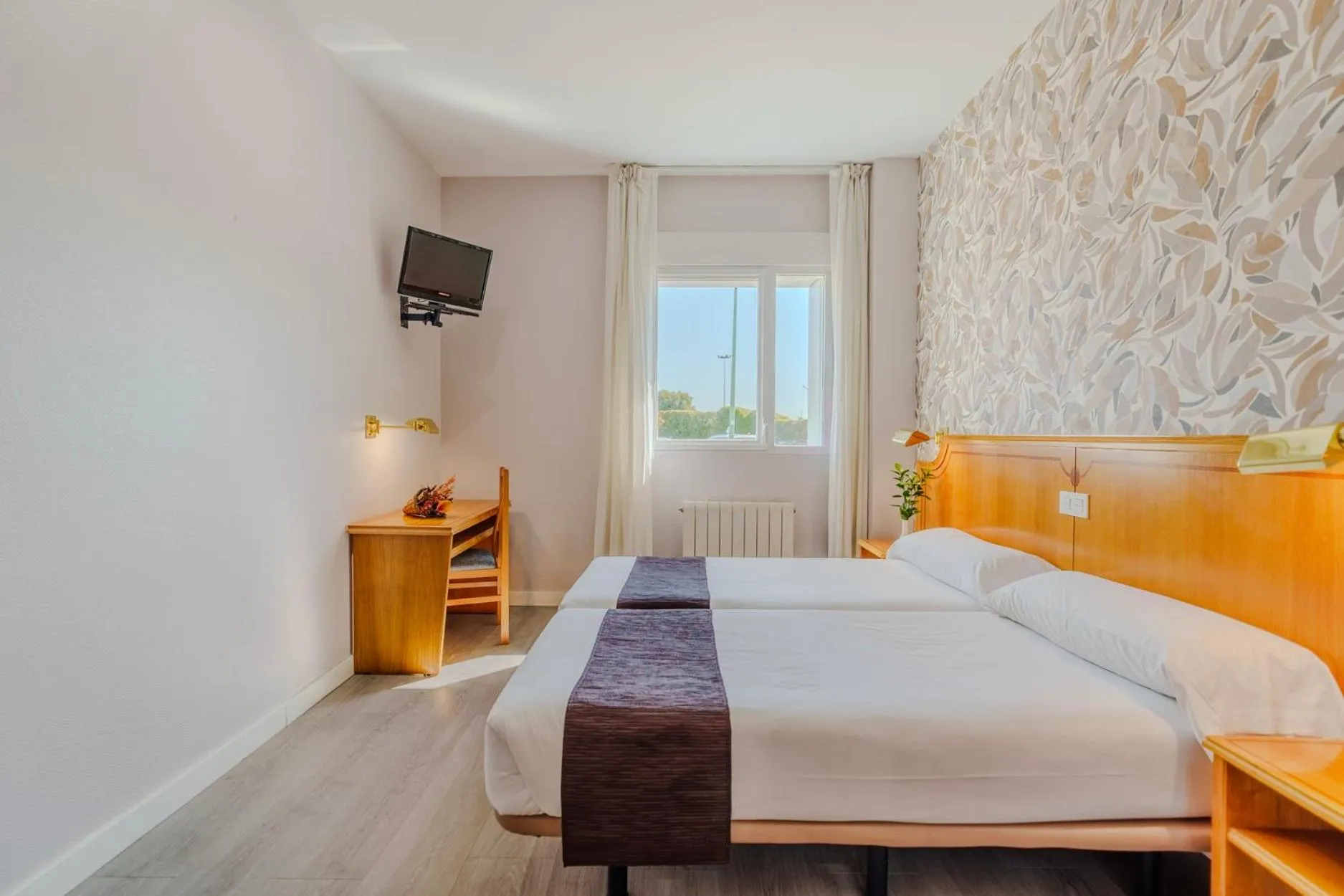 Other, Bed in Hotel Rey Arturo Burgos