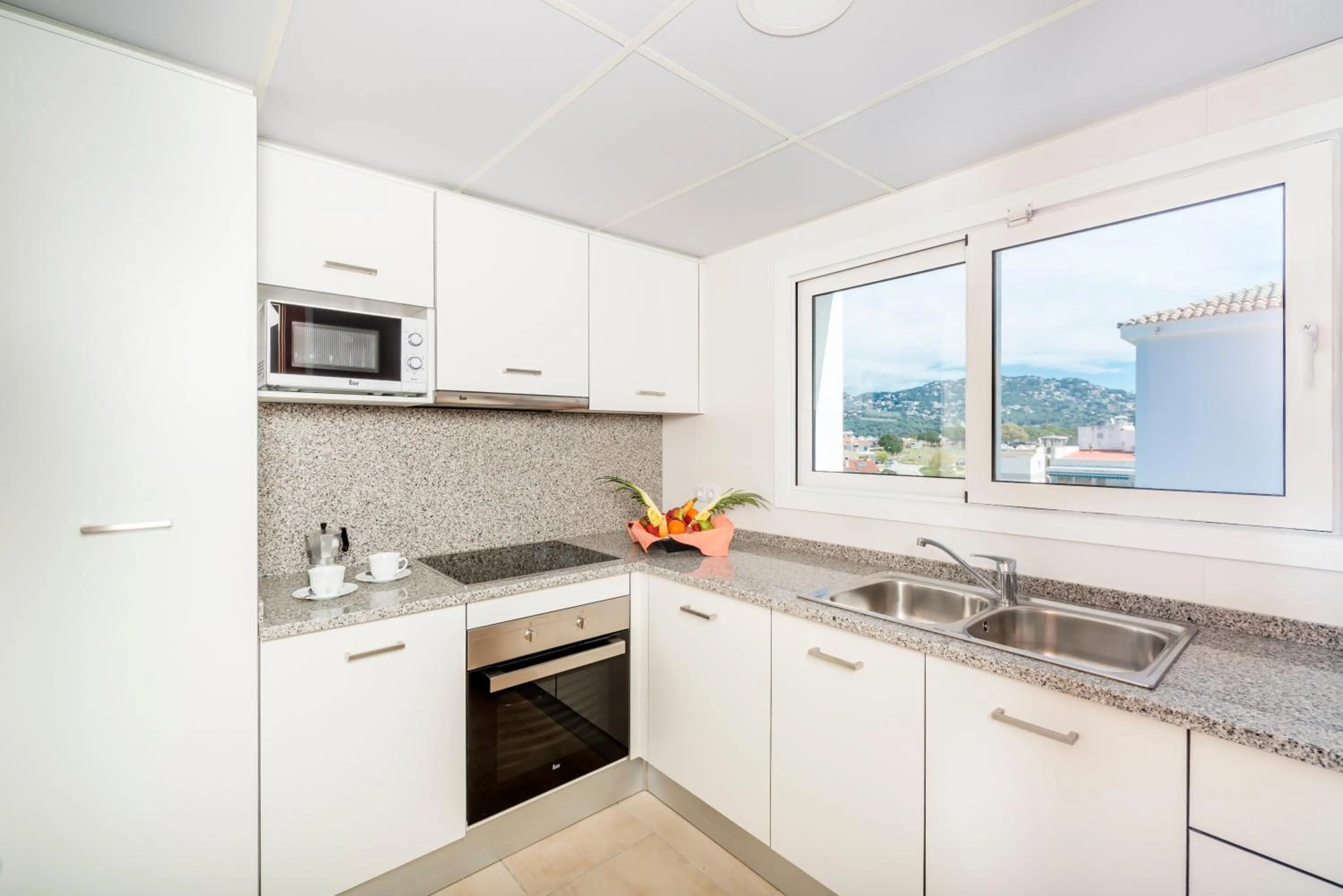 Kitchen or kitchenette in Apartaments Condado by Marsol
