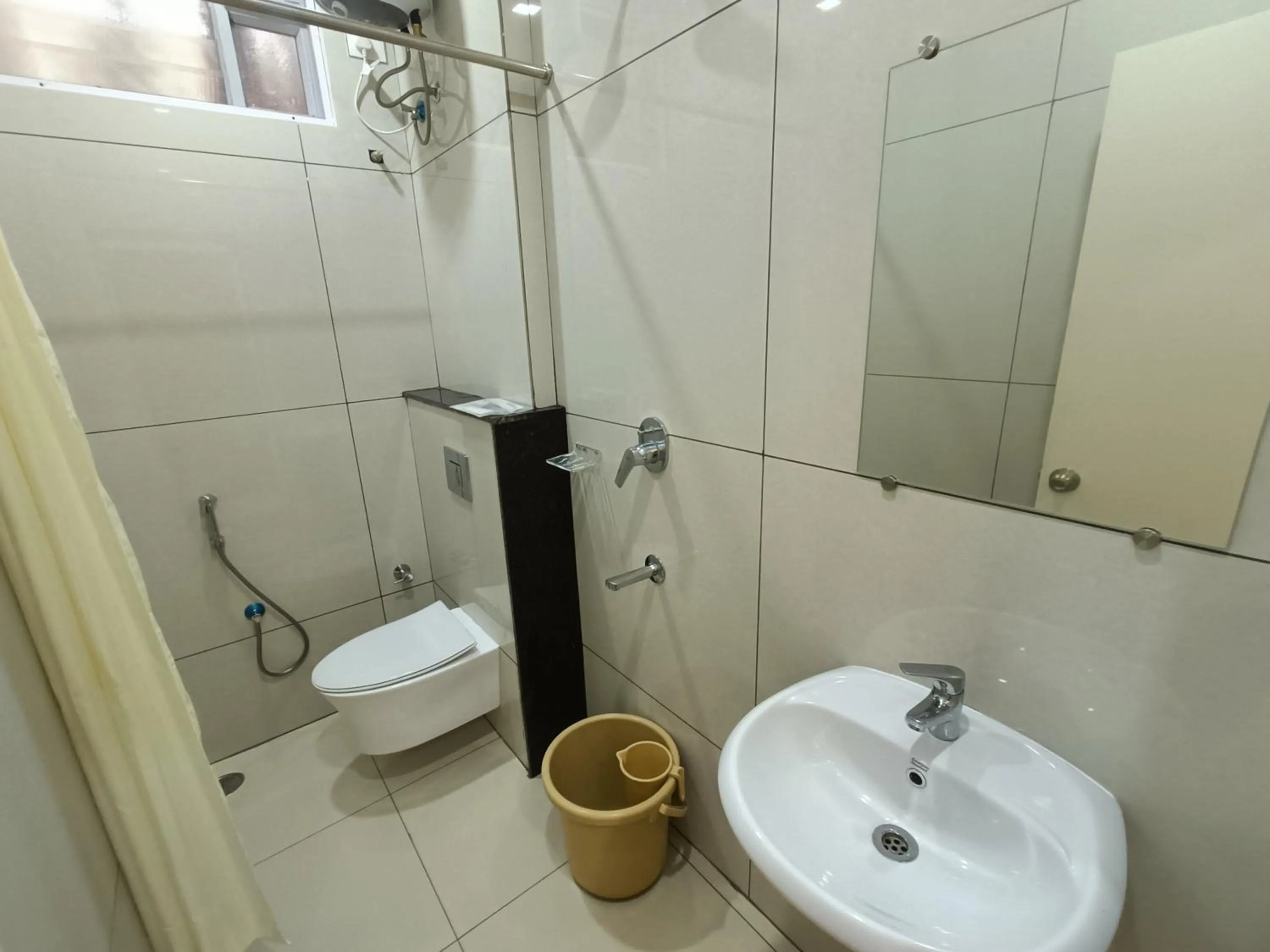 Toilet in Sri Aswin Grand