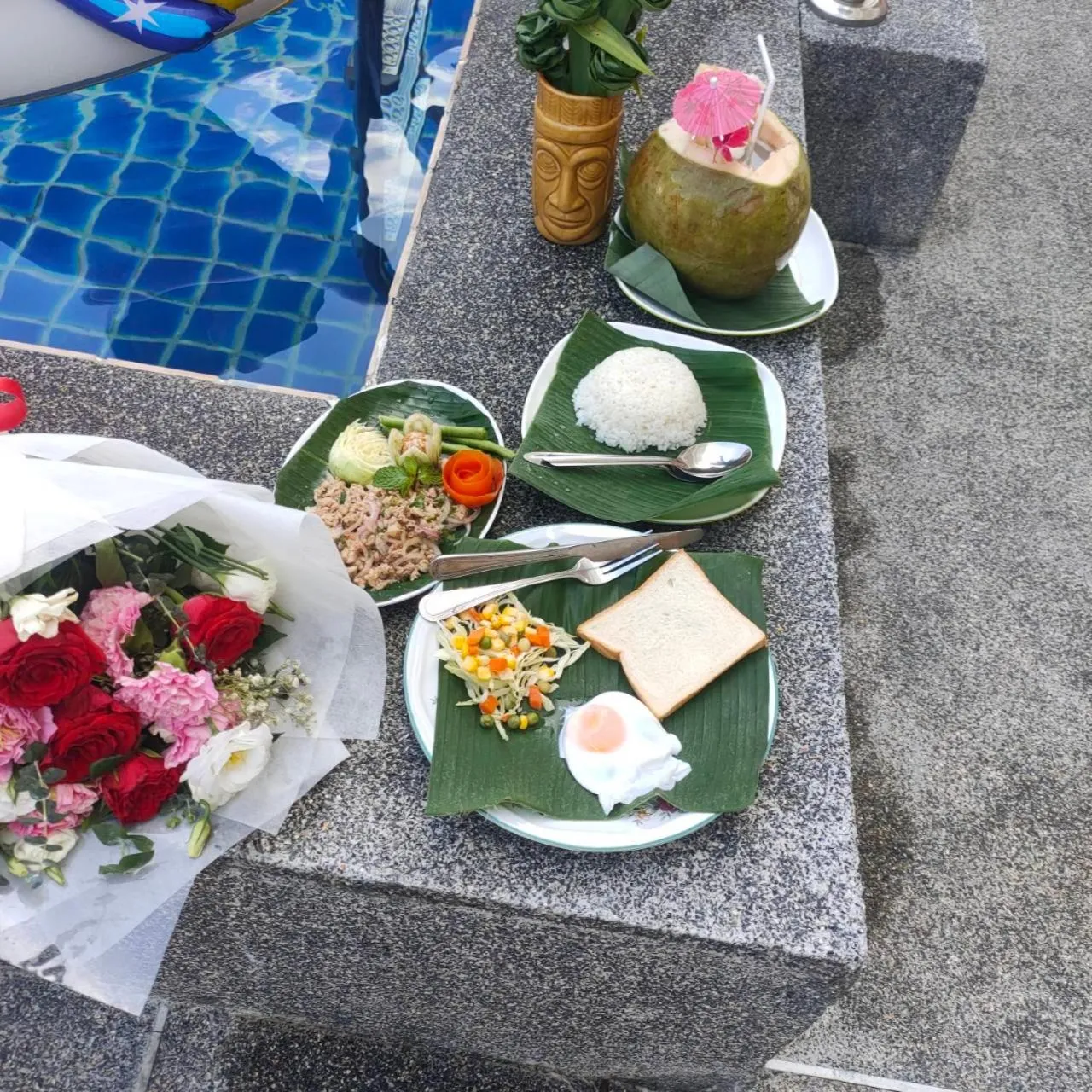 Food and drinks in Pailin Hill Hotel Patong