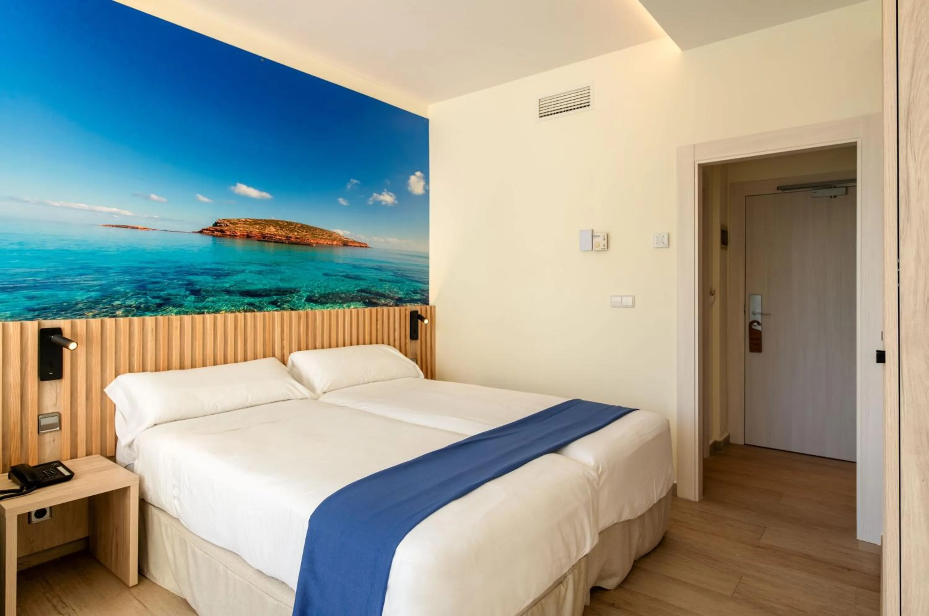 Decorative detail, Bed in Hotel El Pinar