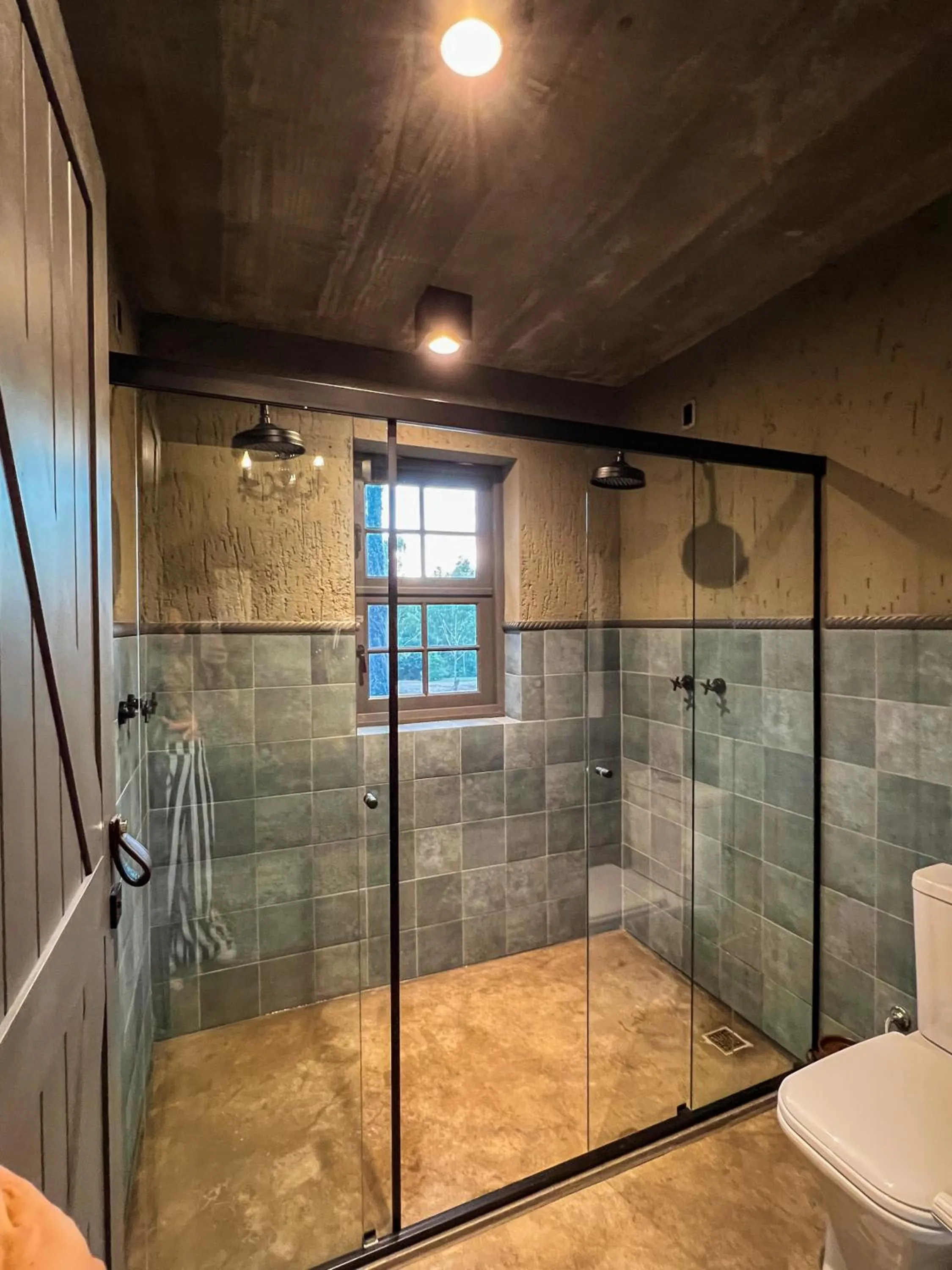 Shower in WoodStone Hotel Fazenda