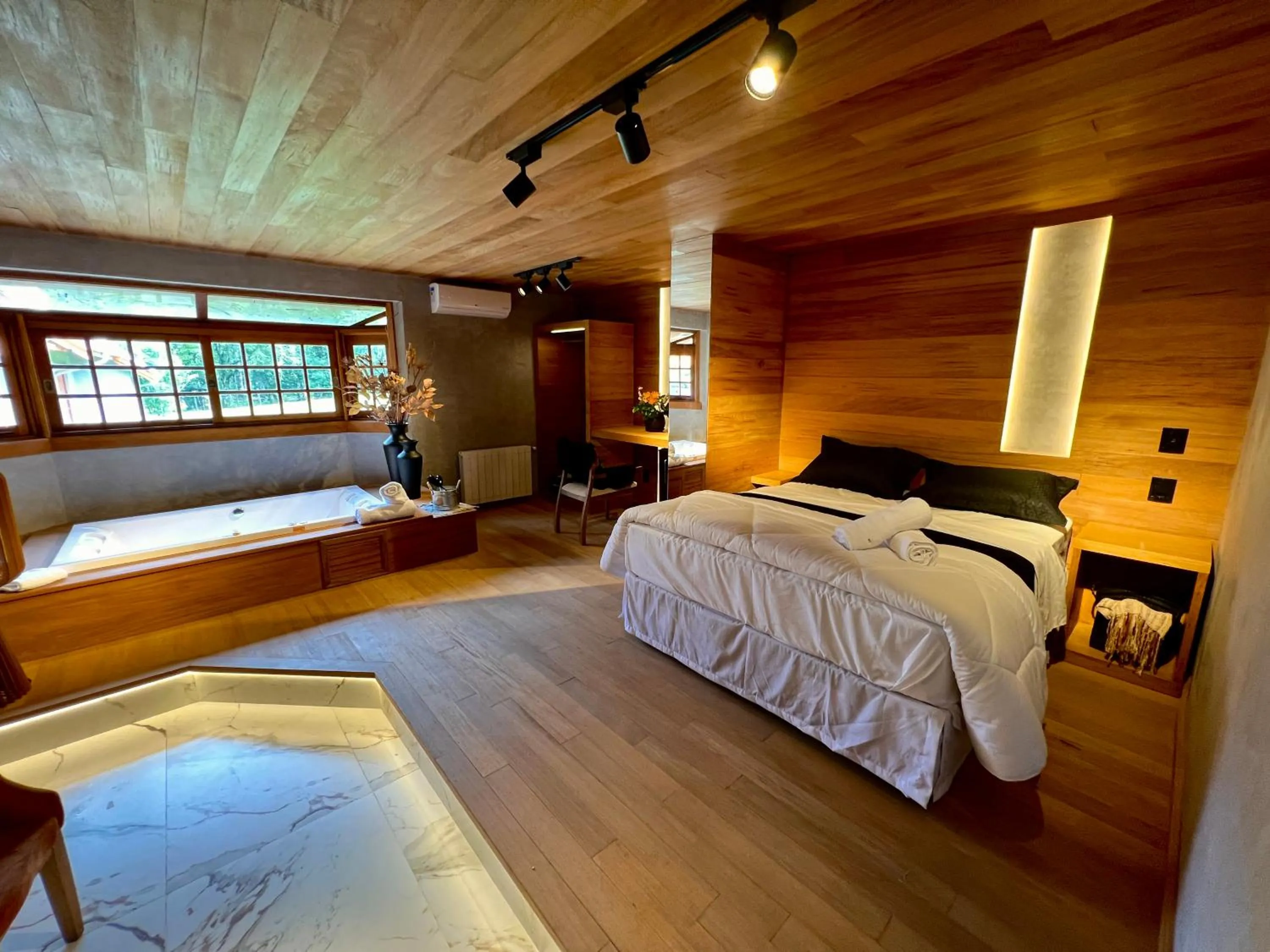 Bedroom, Bed in WoodStone Hotel Fazenda