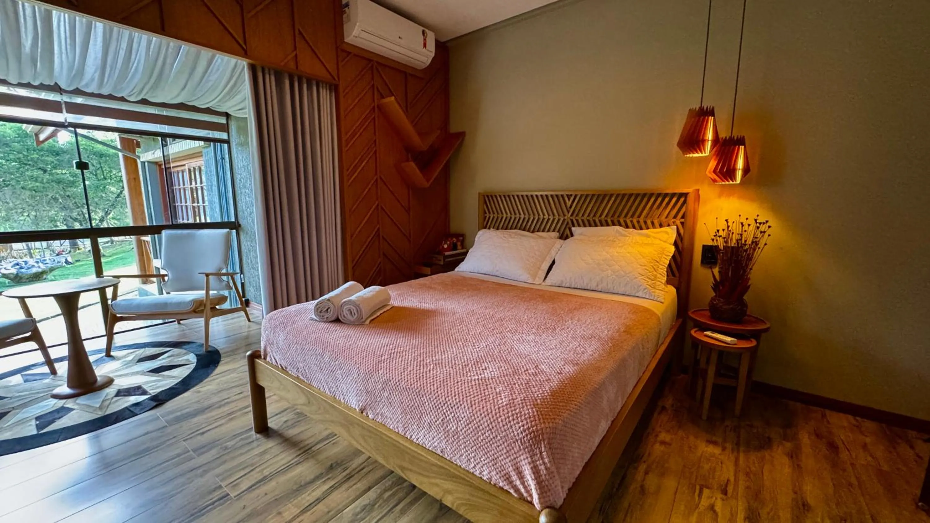 Bed in WoodStone Hotel Fazenda