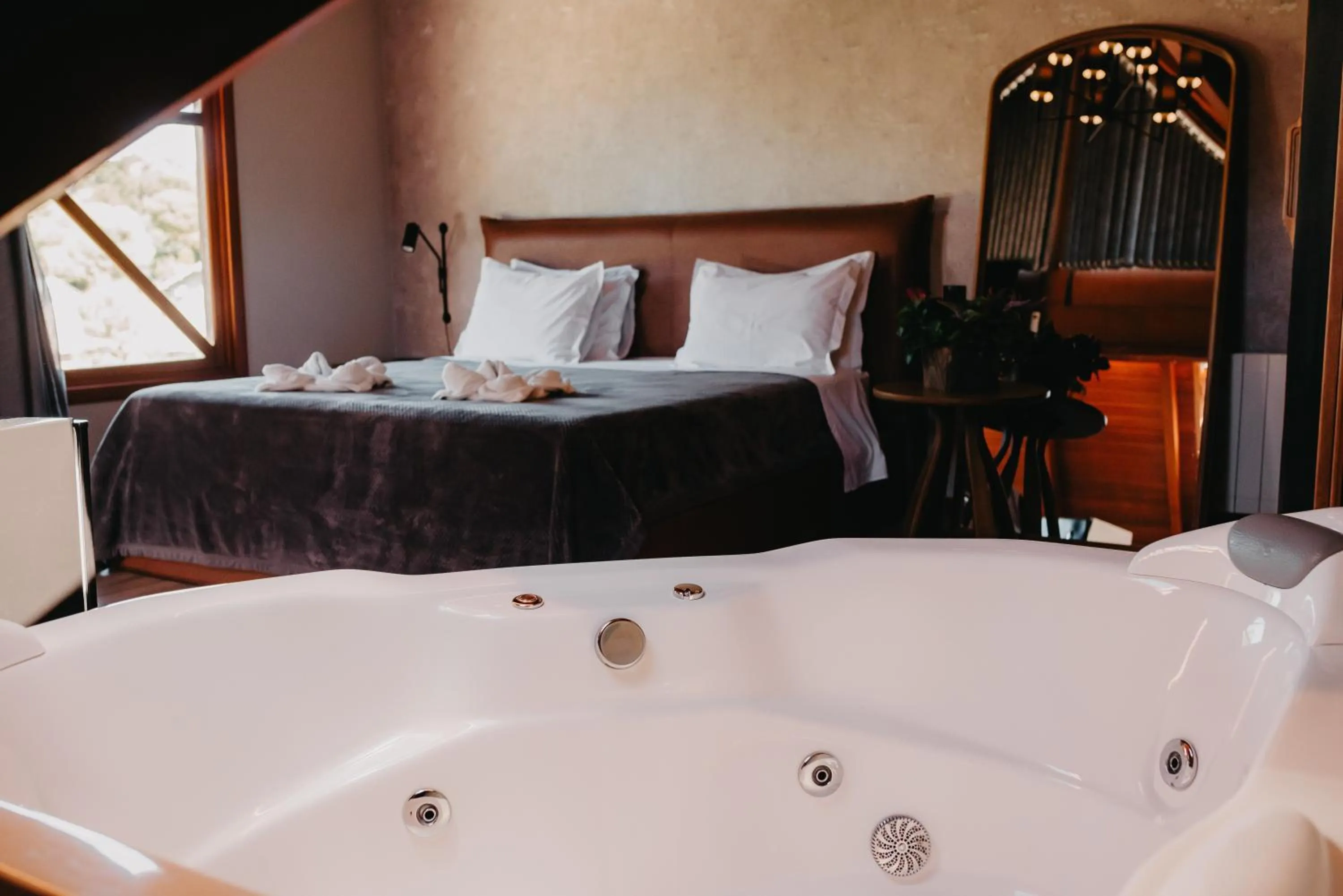 Bedroom, Bed in WoodStone Hotel Fazenda