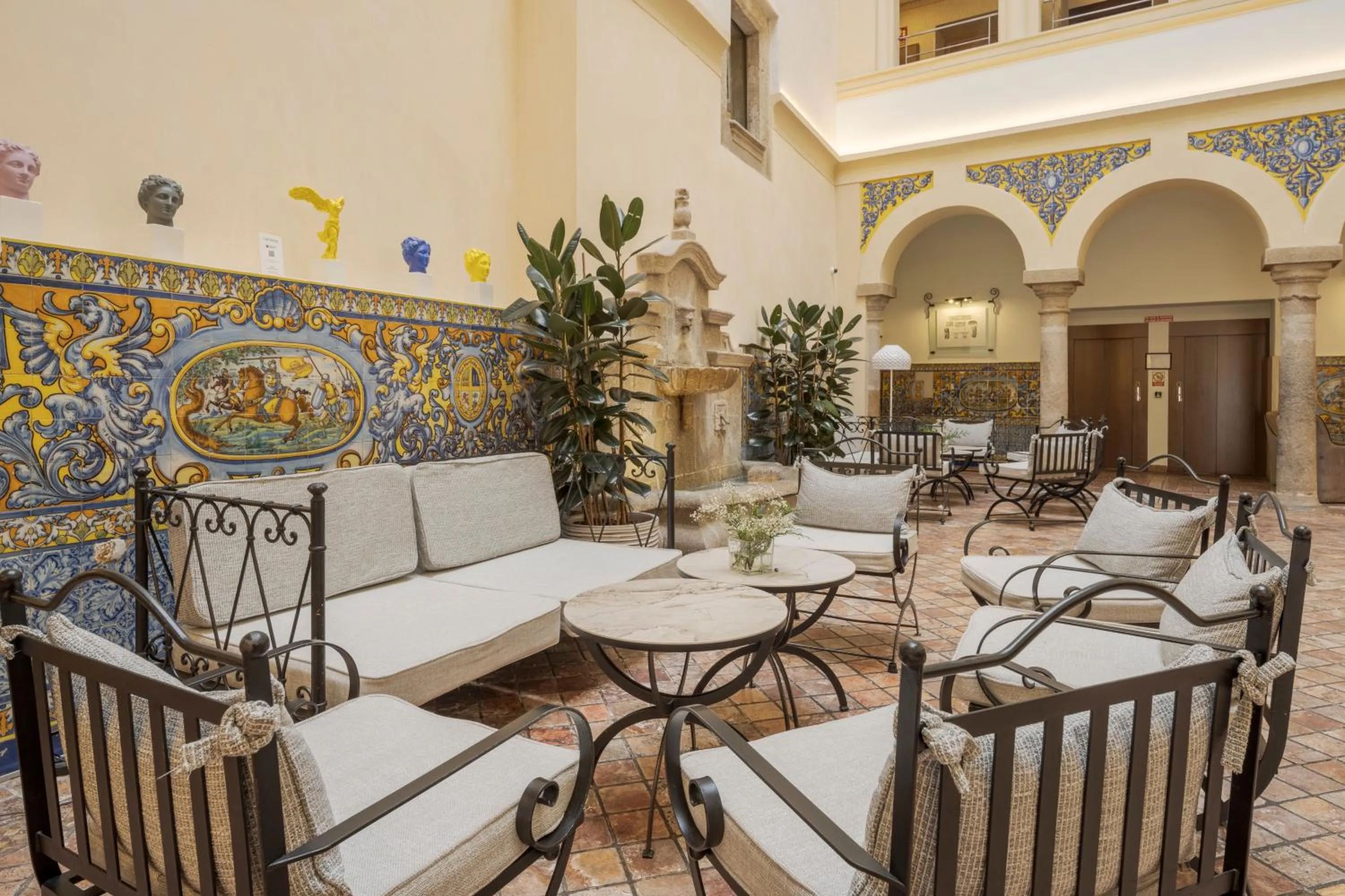 Living room in Hotel Ilunion Mérida Palace