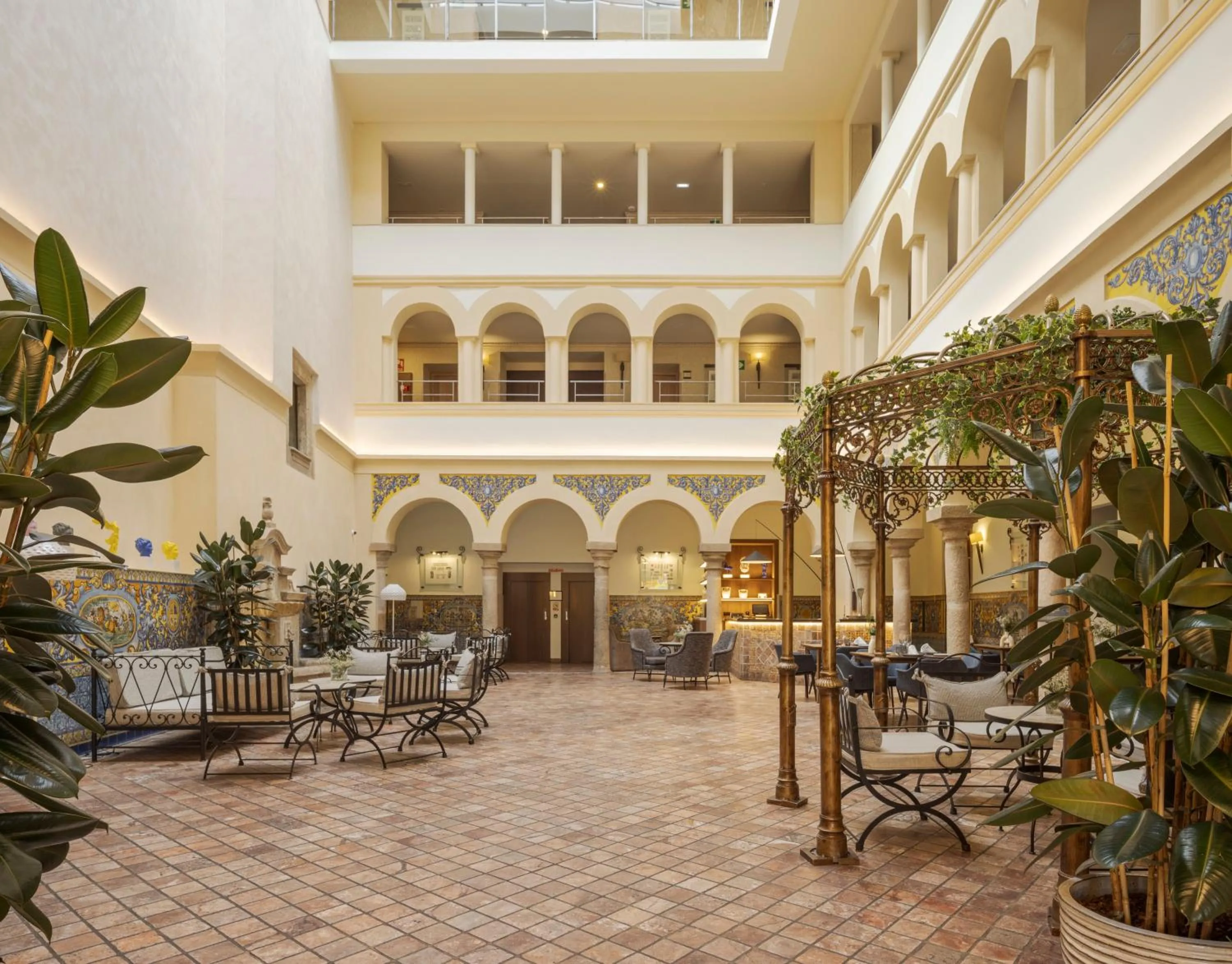 Lobby or reception in Hotel Ilunion Mérida Palace