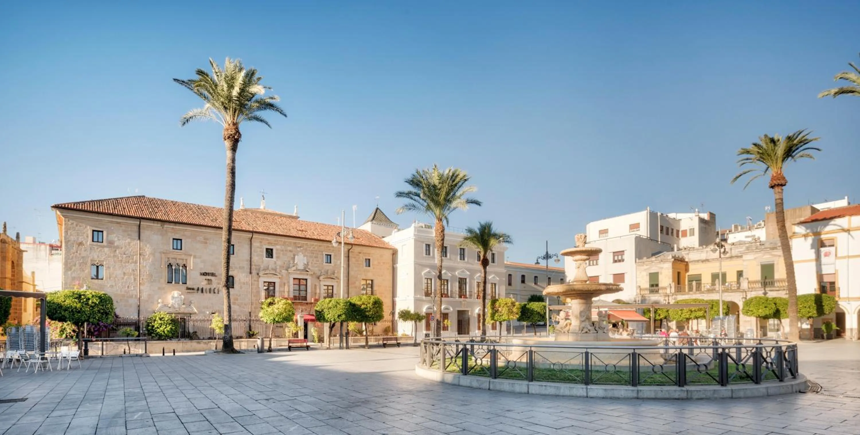 Property building in Hotel Ilunion Mérida Palace