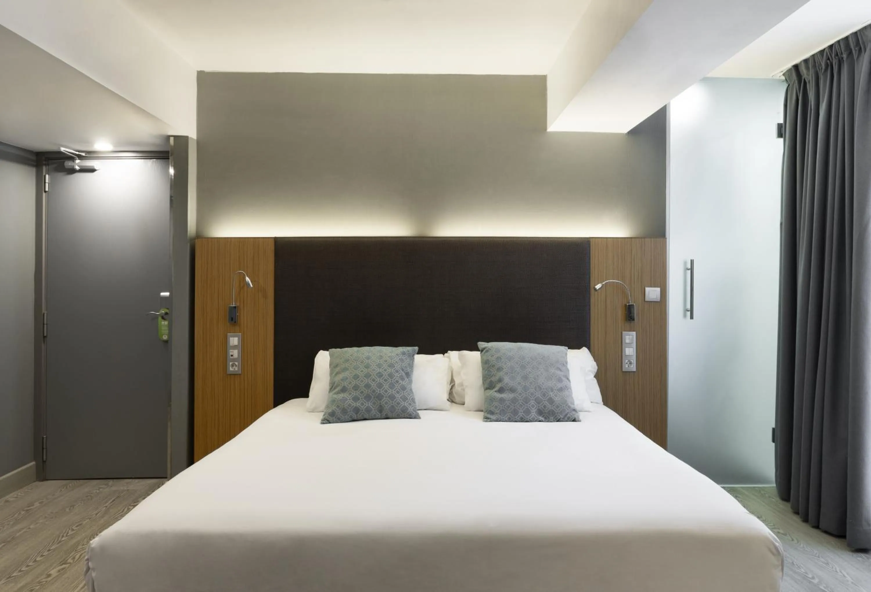 Bedroom, Bed in Petit Palace Alcalá