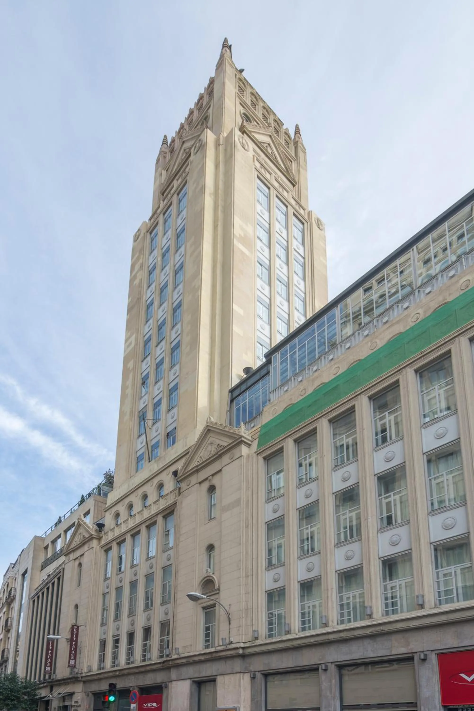 Facade/entrance in Petit Palace Alcalá