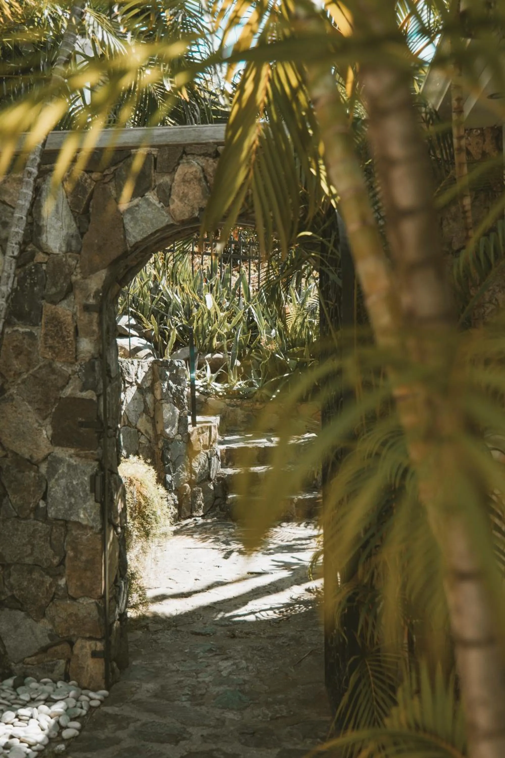 Text overlay in La Villa Hibiscus, Saint Martin