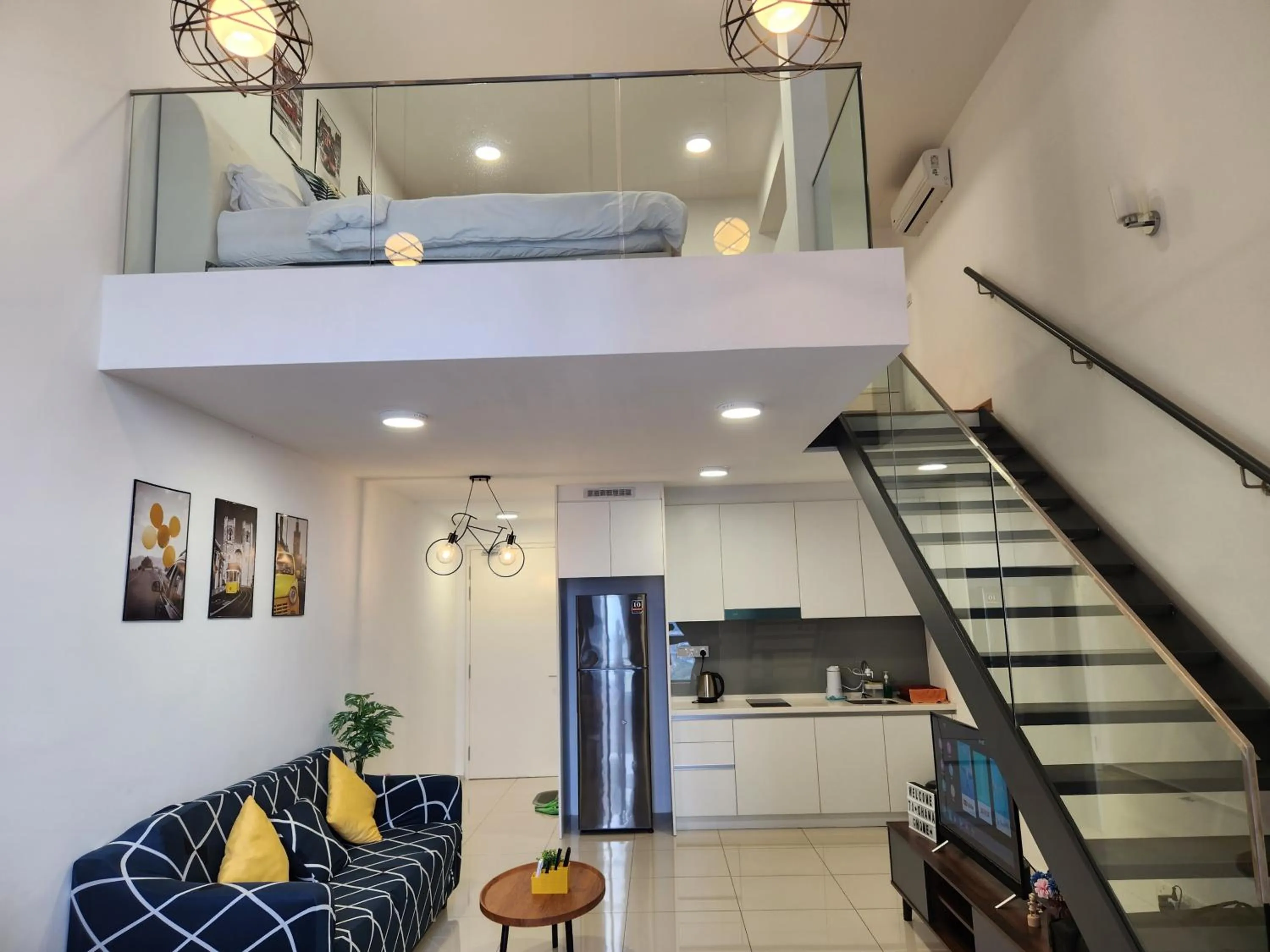 Living room in EkoCheras Duplex Suite by Ohana Home