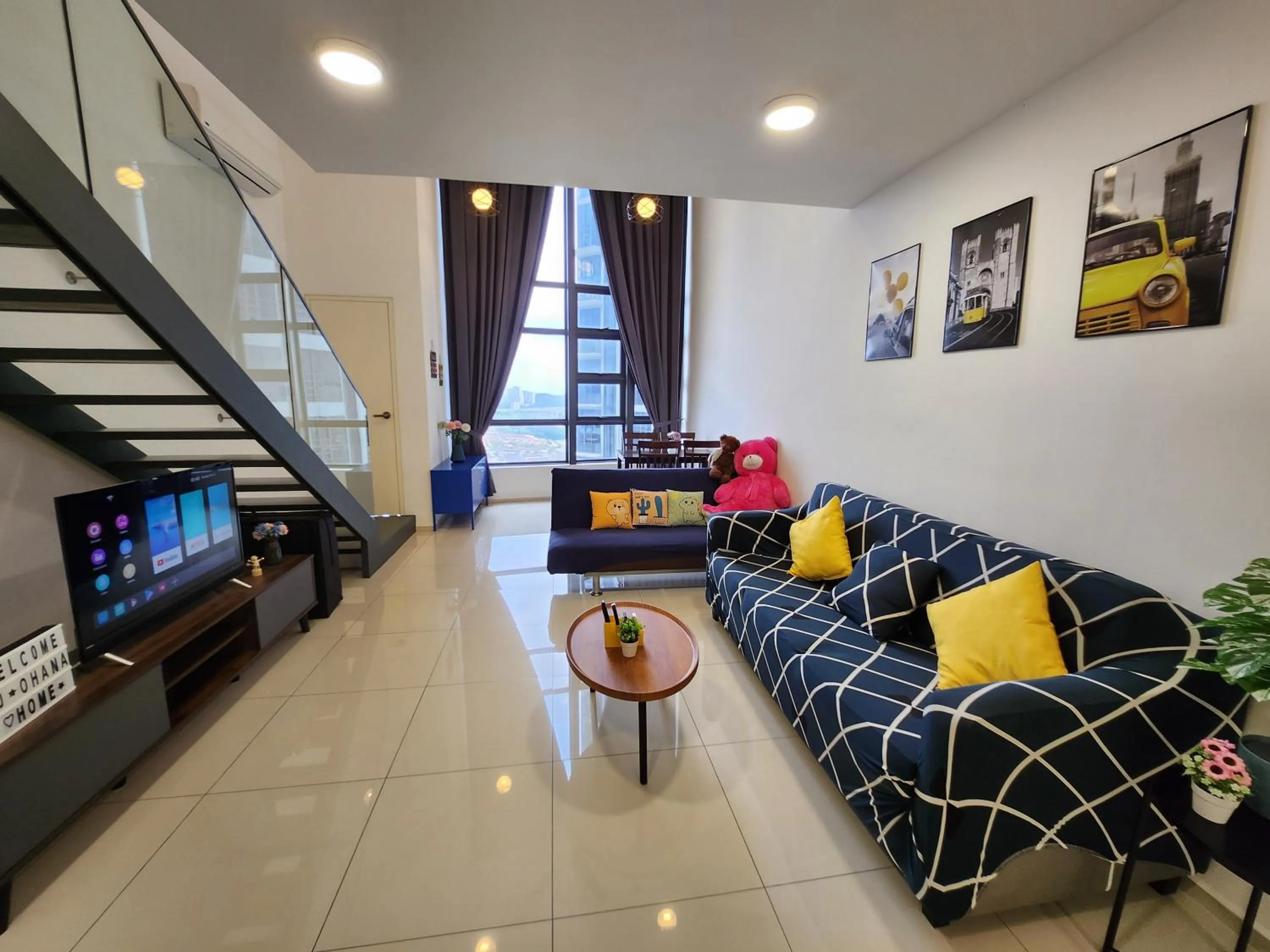 Living room in EkoCheras Duplex Suite by Ohana Home