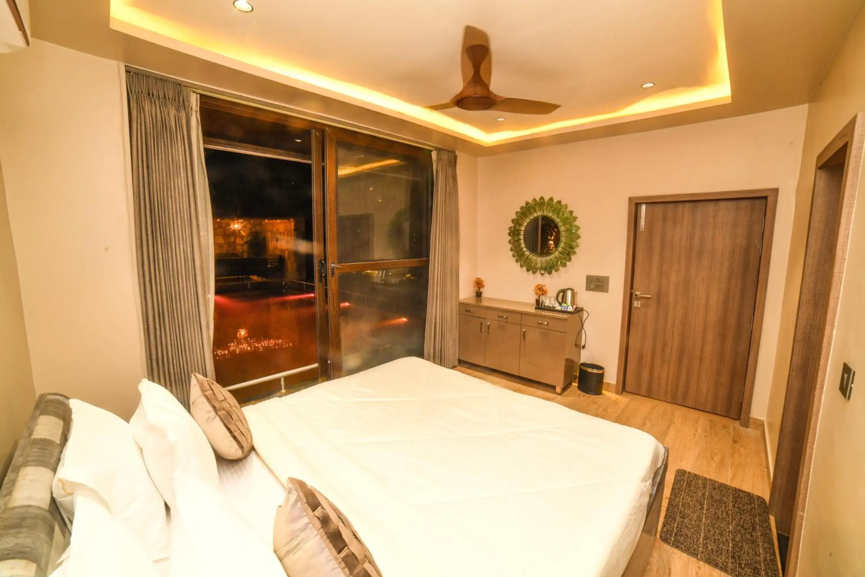 King Suite with Pool View in Out House Pushkar King Suite with Pool View in Out House Pushkar