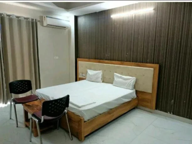 Bed in Hotel Shree Shyam By WB Inn