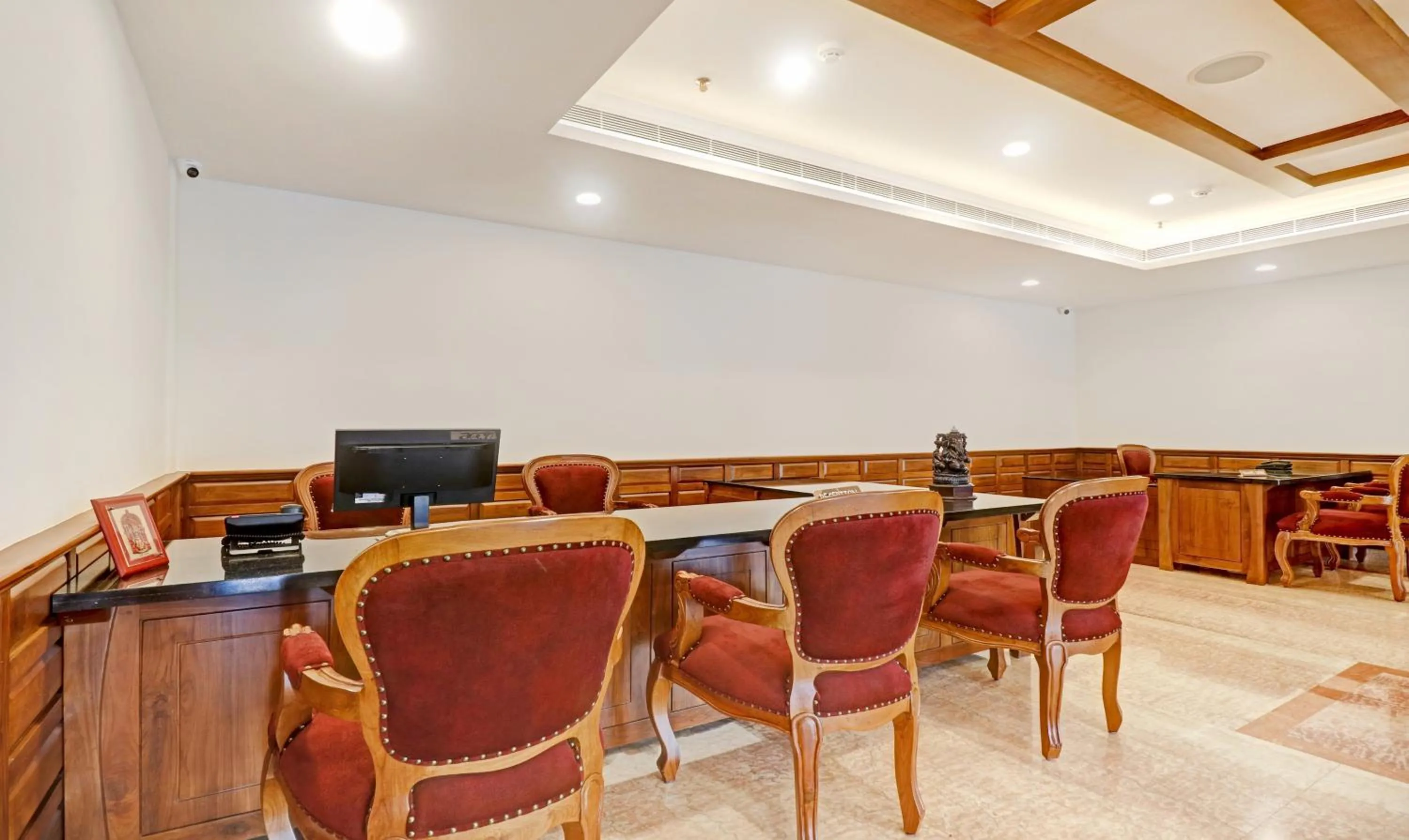 Lobby or reception in Treebo Premium Vahada 7 Minutes Drive From Ambalapuzha Sree Krishna Swamy Temple