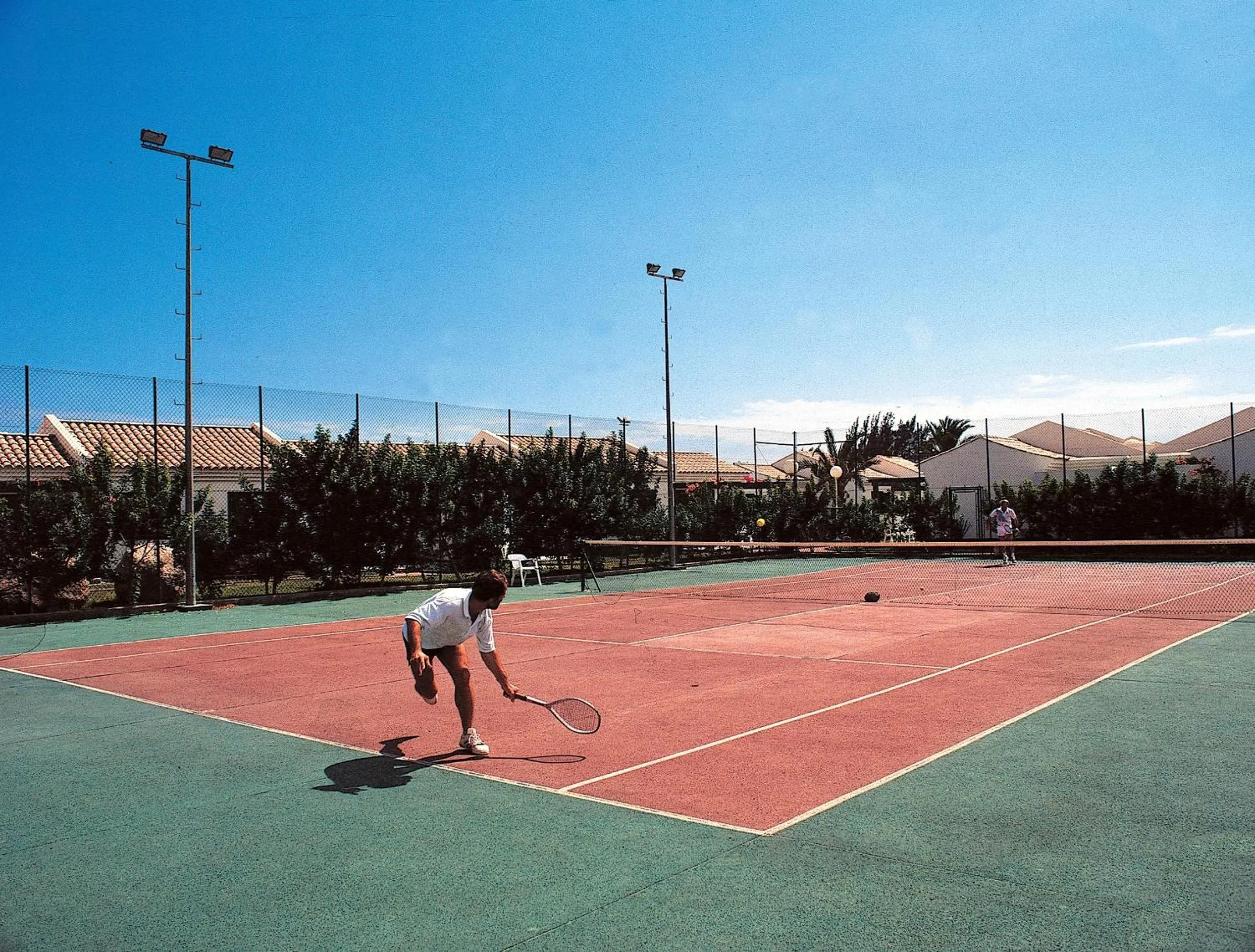 Tennis court in Bungalows Campo Golf