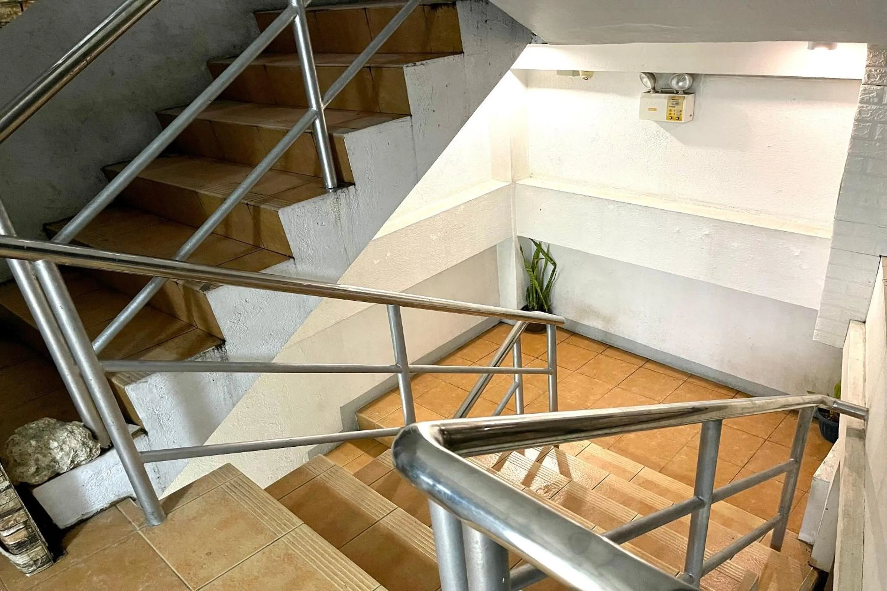 Lobby or reception in OYO 910 Sabaidee Suites