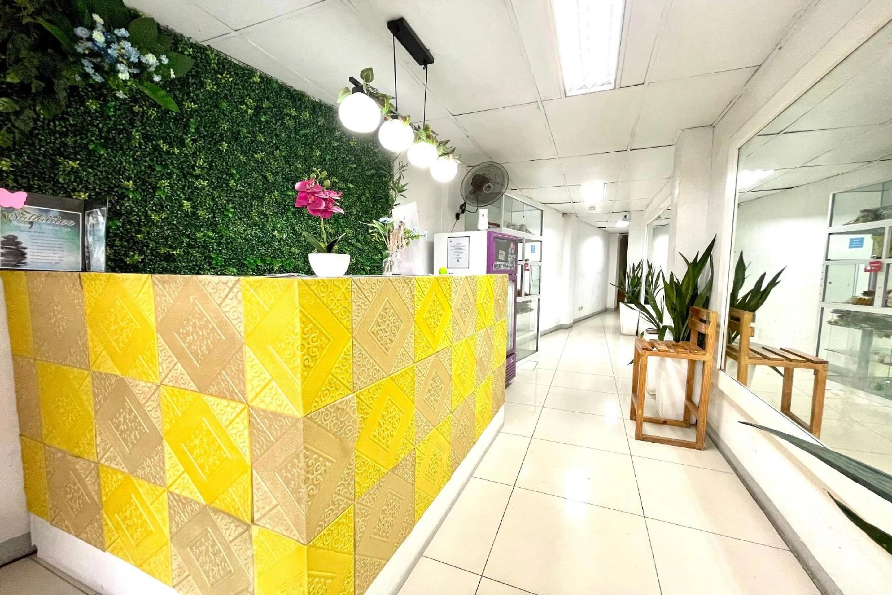 Lobby or reception in OYO 910 Sabaidee Suites