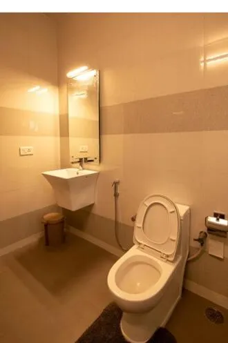 Habba Kadal Kashmiri Heritage Hotel & Hub