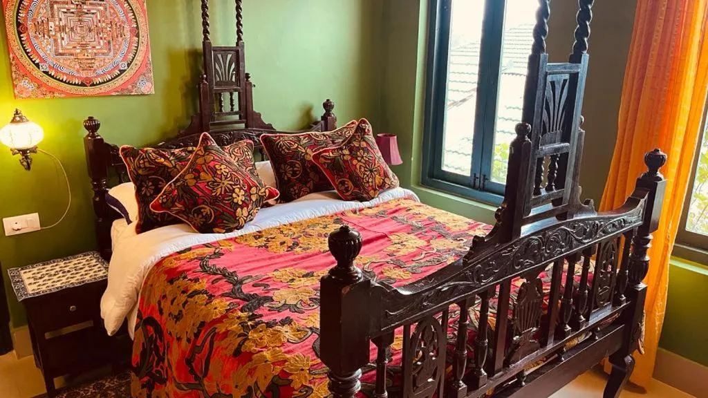Bed in Habba Kadal Kashmiri Heritage Hotel & Hub