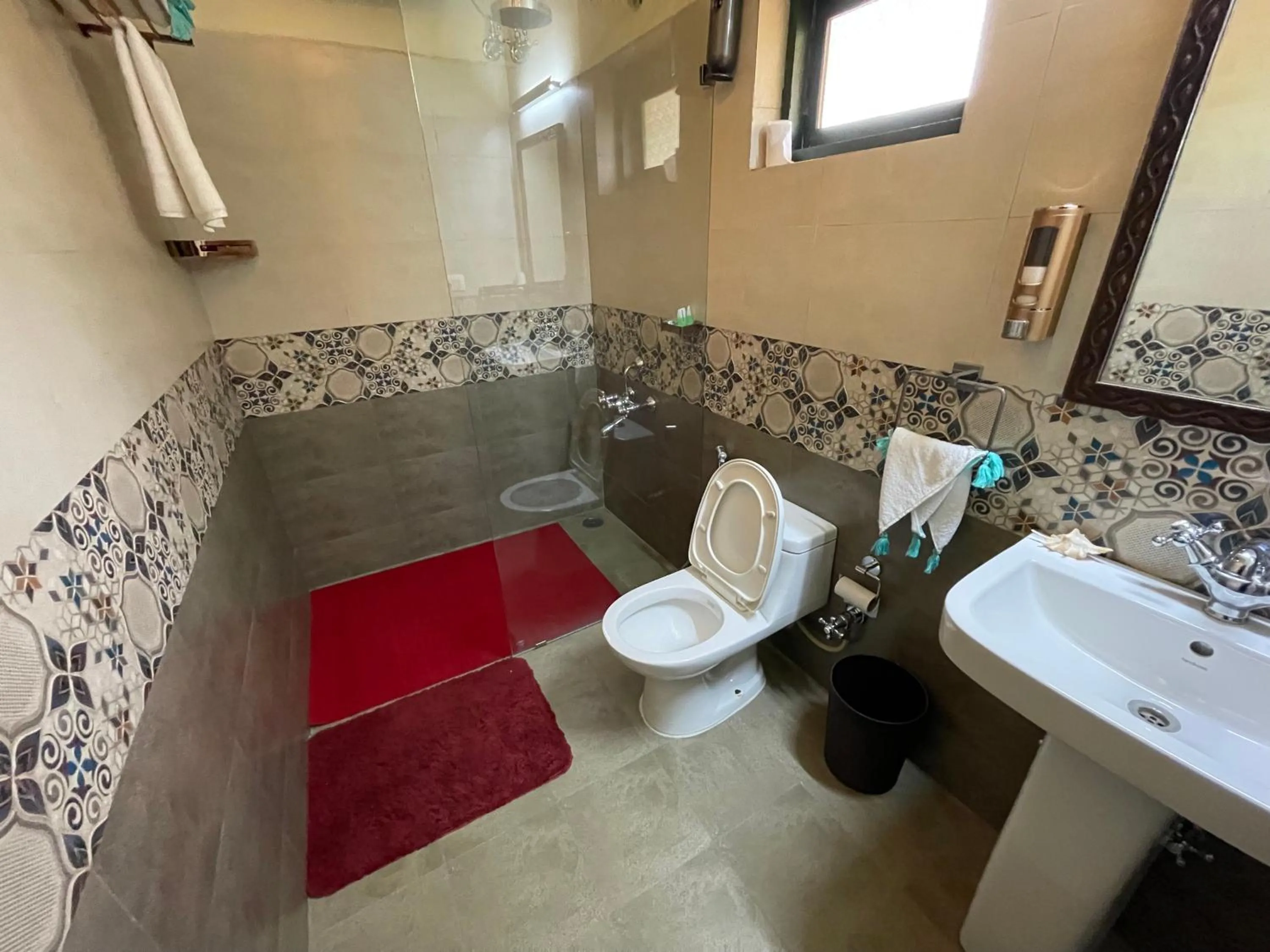 Bathroom in Habba Kadal Kashmiri Heritage Hotel & Hub