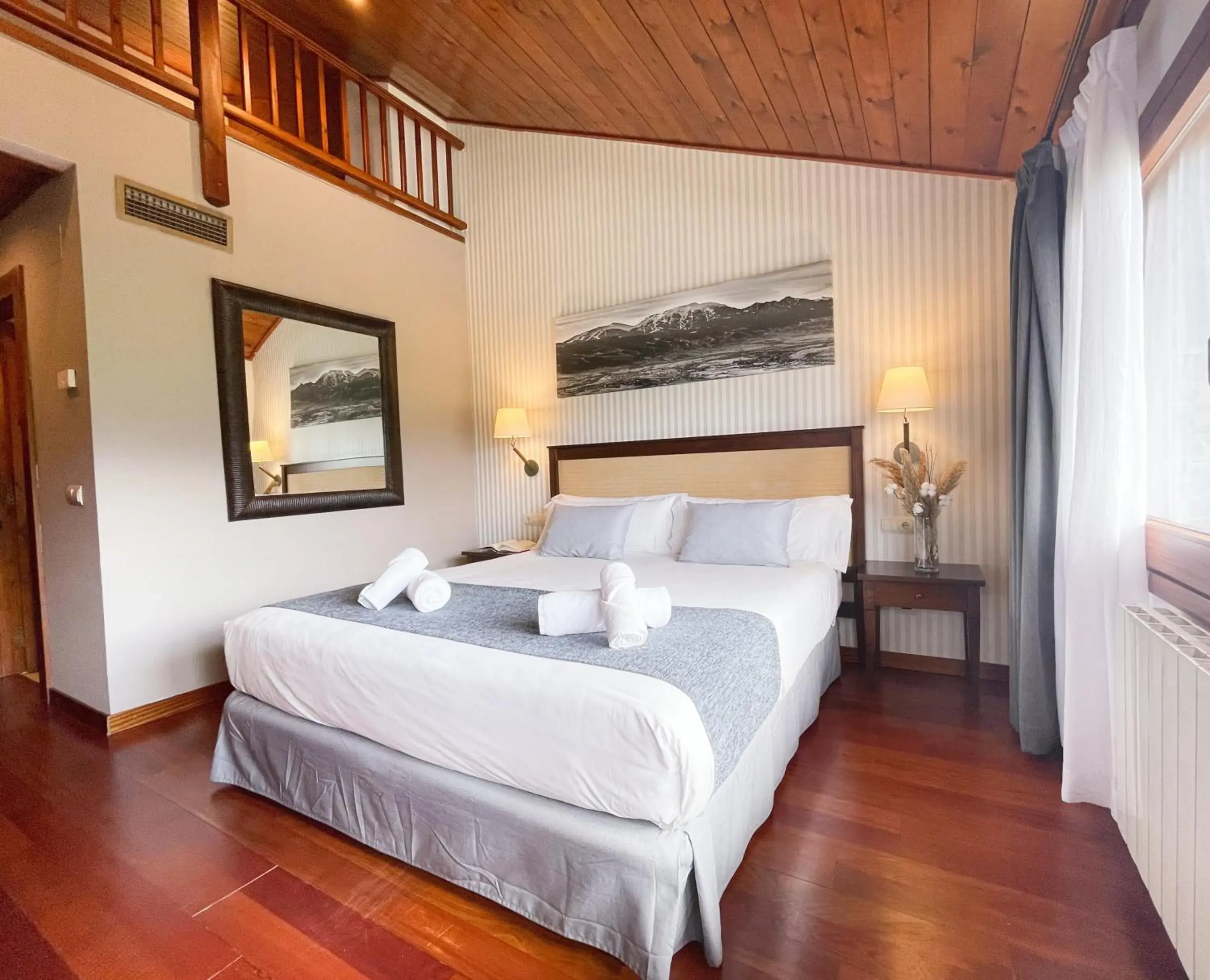 Triple Room (2 Adults + 1 Child) in Hotel Fontanals Golf Triple Room (2 Adults + 1 Child) in Hotel Fontanals Golf