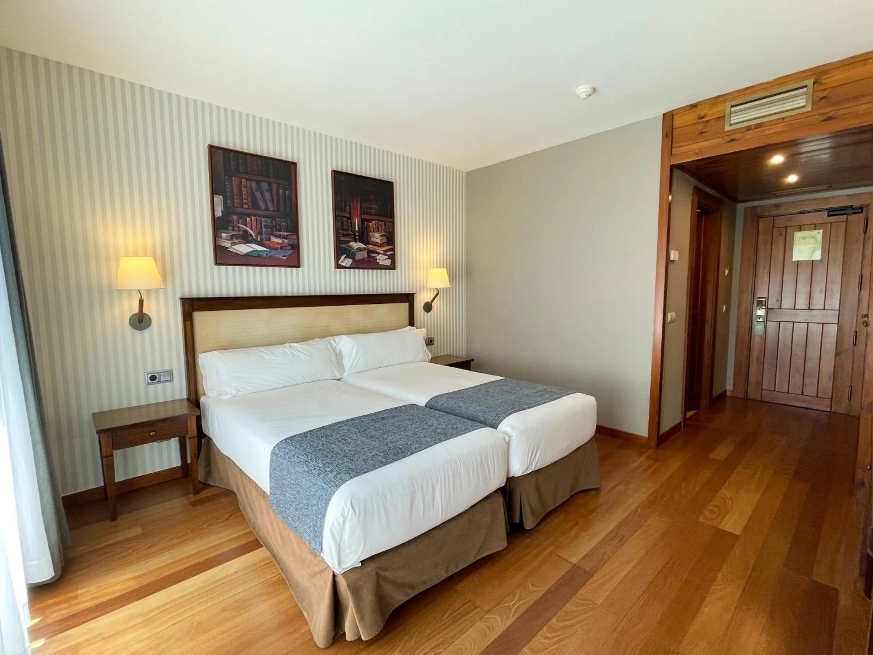 Photo of the whole room, Bed in Hotel Fontanals Golf