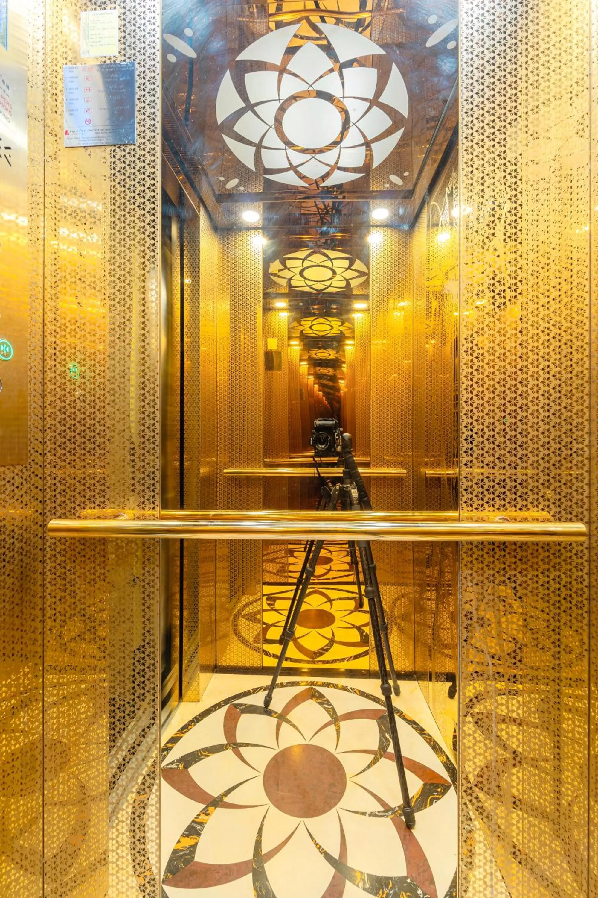 elevator in Nhat Minh Hotel Dalat