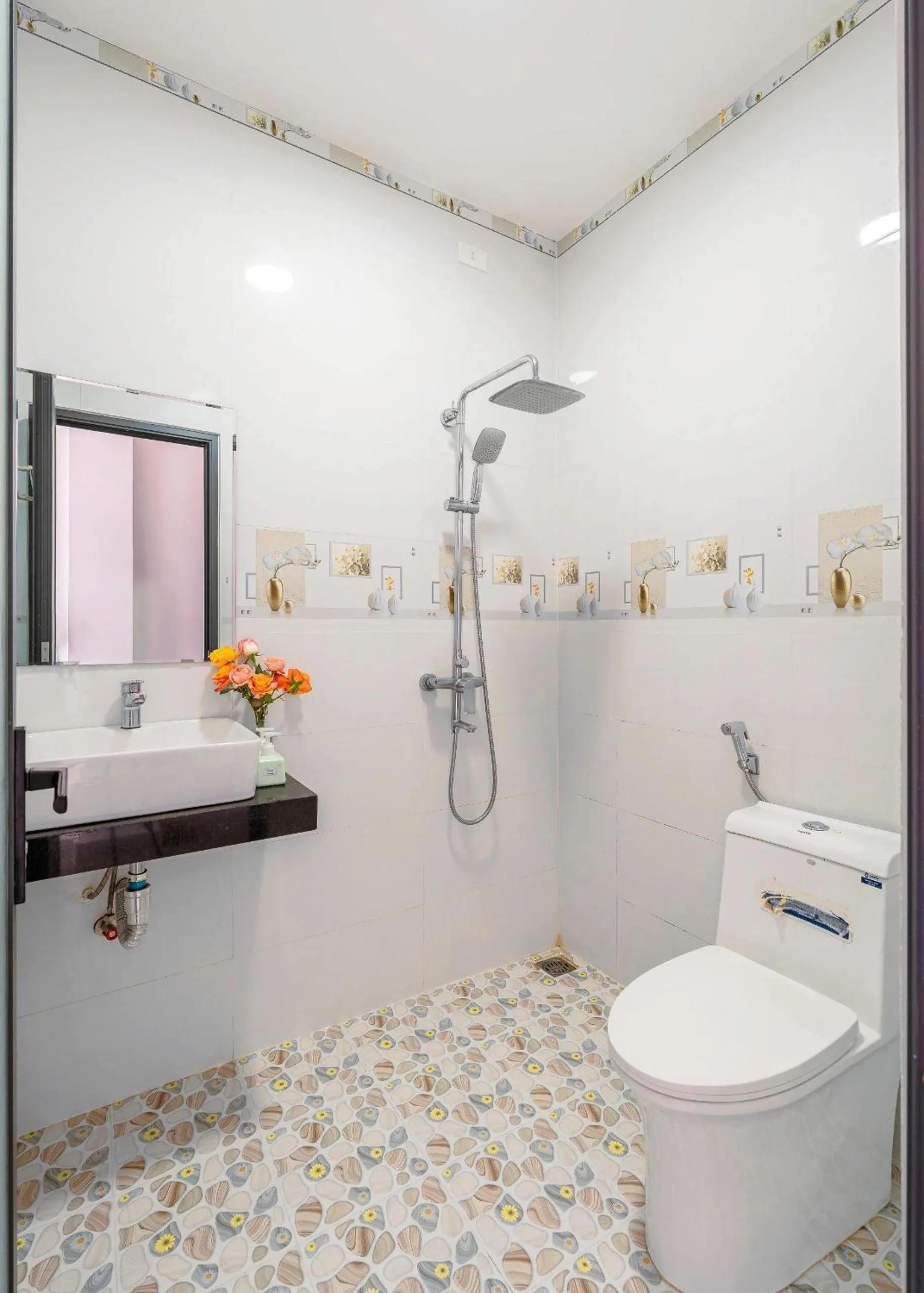 Bathroom in Nhat Minh Hotel Dalat