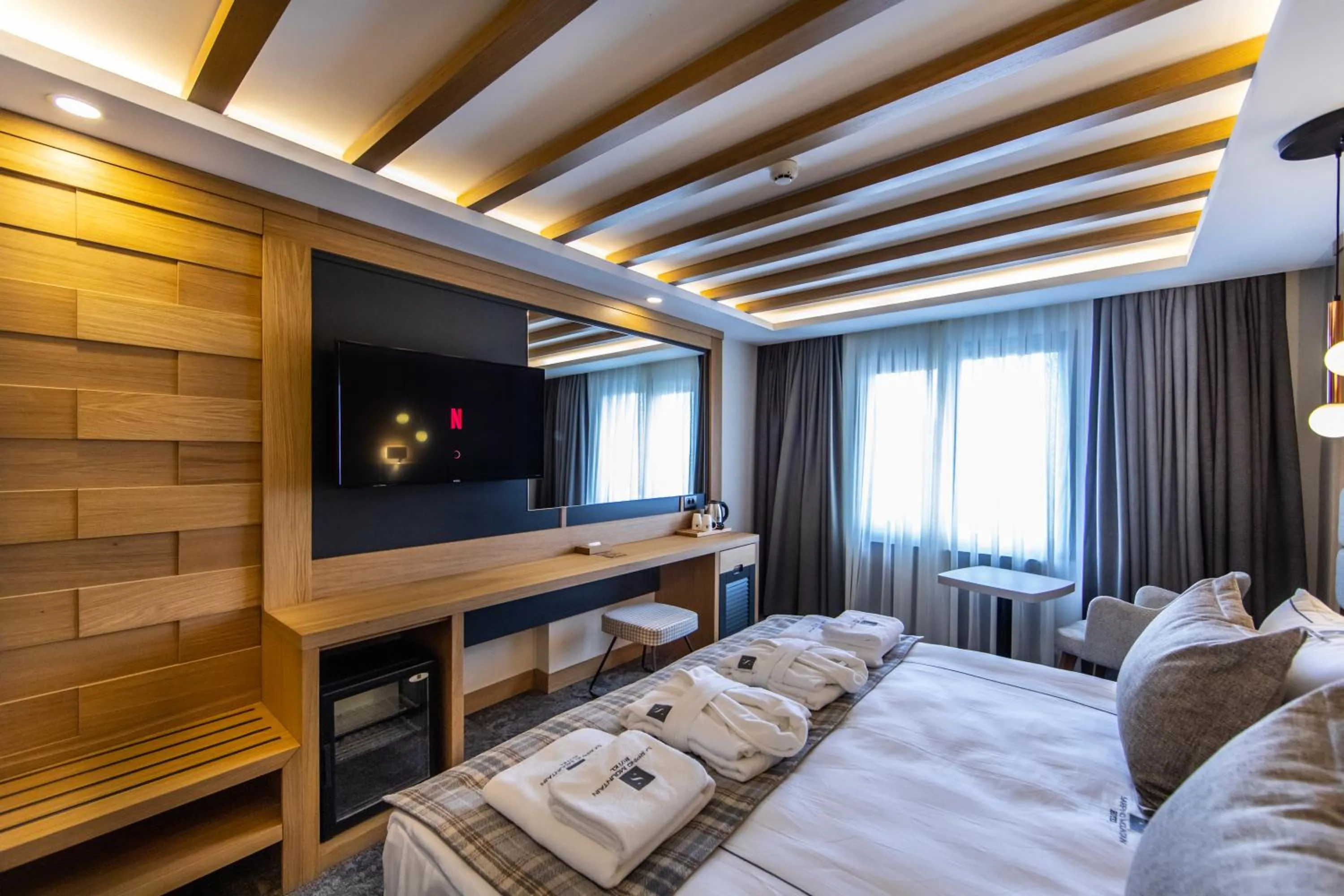 Photo of the whole room, Bed in SARPİNO MOUNTAİN HOTEL